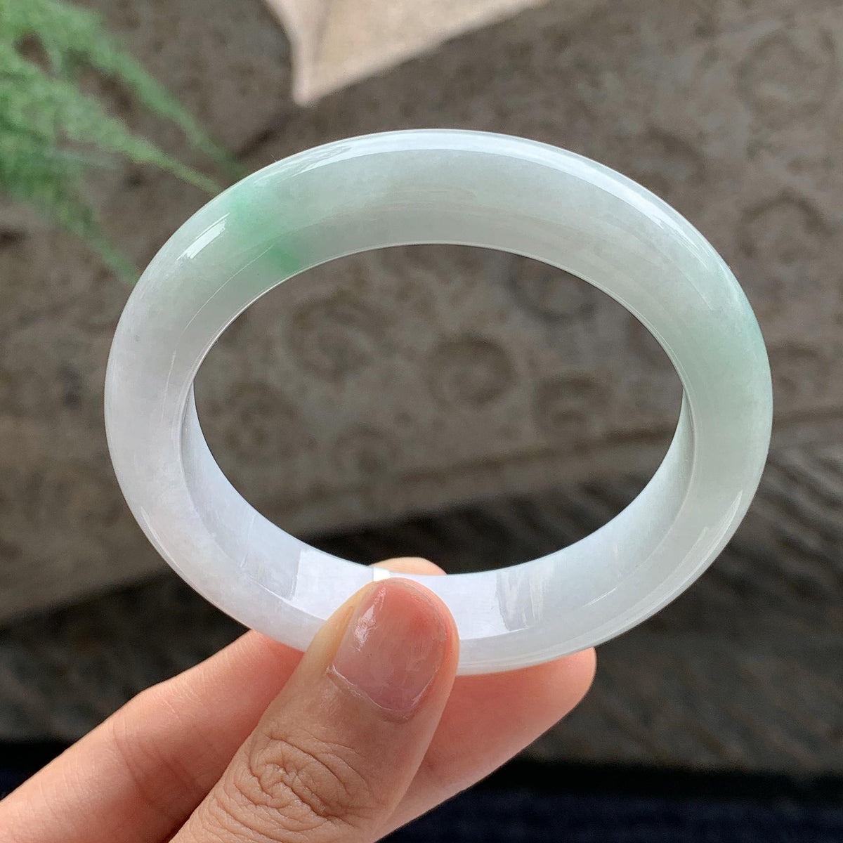 细糯种 白底青正圈平安镯 55圈 天然缅甸A货翡翠（yc701141）
