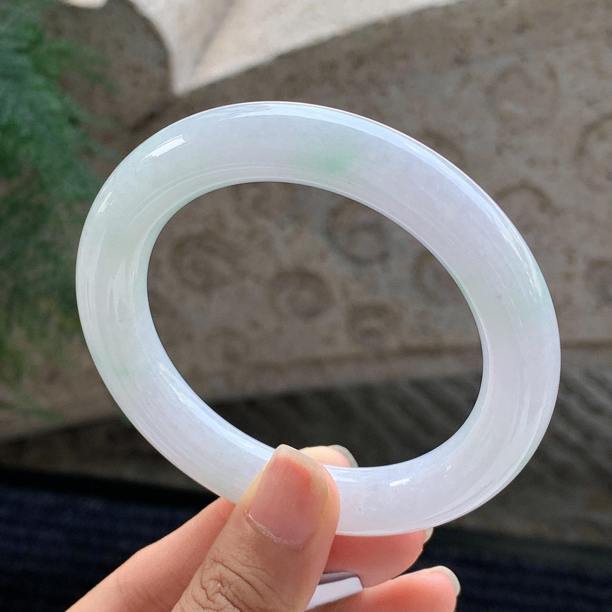 细糯种 飘绿圆条手镯 56.5圈 （yc699547）