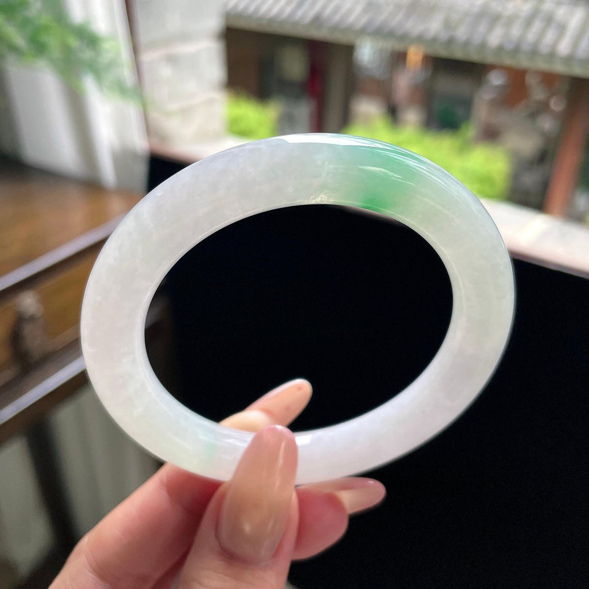 糯种翠绿白底青圆条 55.4圈 天然缅甸A货翡翠（yc696440）