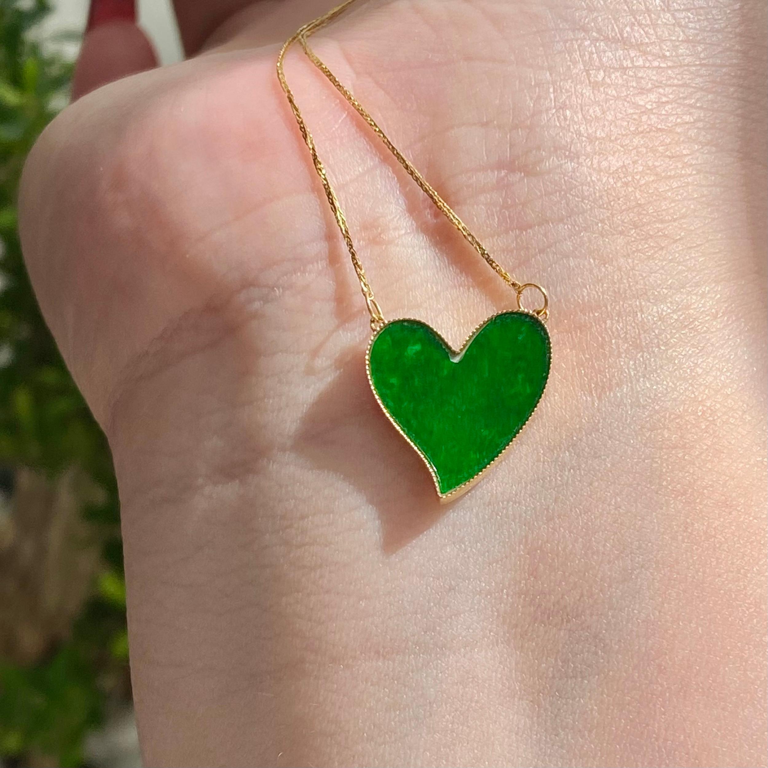 18k金镶糯冰种心形辣绿吊坠（yc216767）