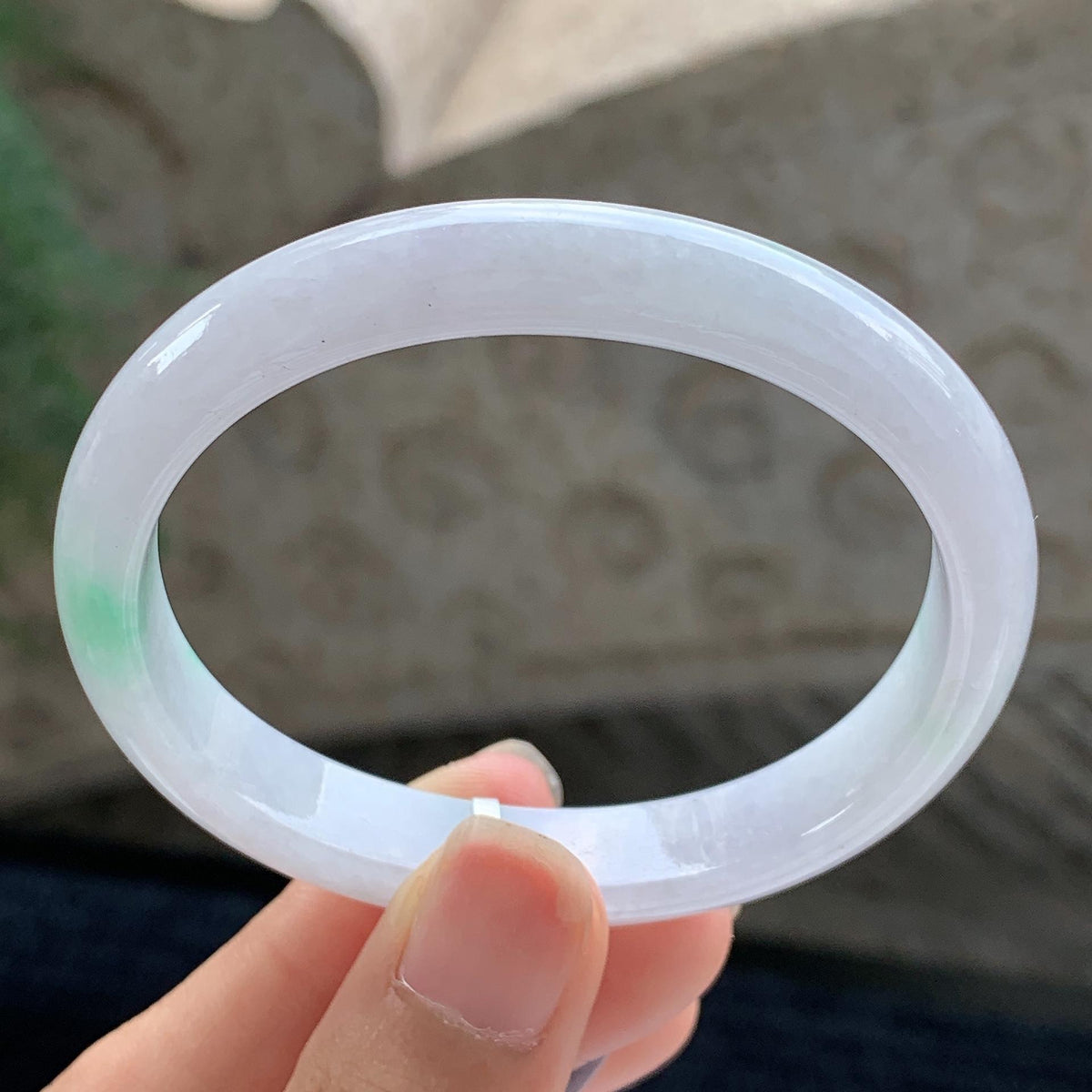 细糯种 白底青贵妃手镯 54圈 天然缅甸A货翡翠（yc699560）