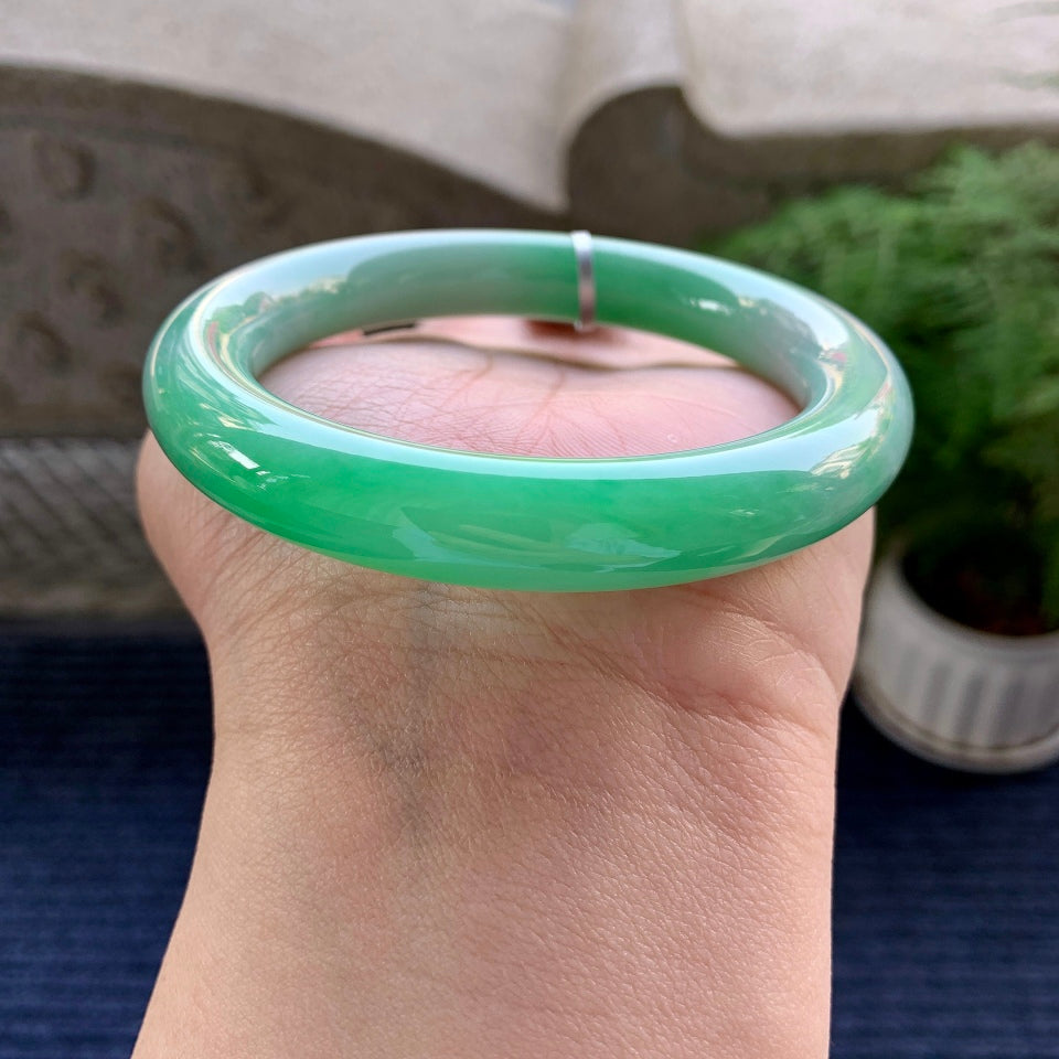 细糯种翠绿圆条手镯（60mm）（yc079992）