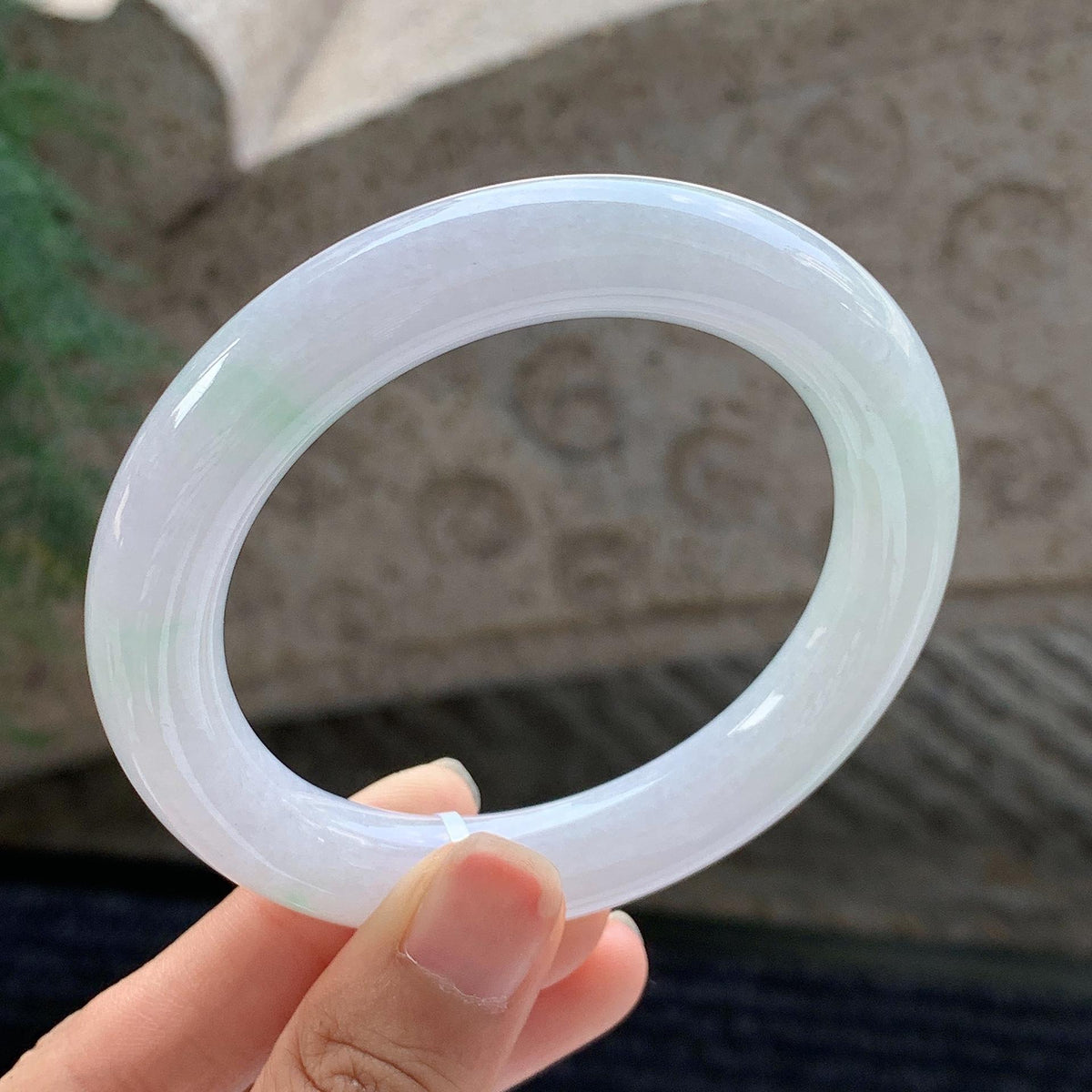 细糯种 飘绿圆条手镯 56.5圈 （yc699547）
