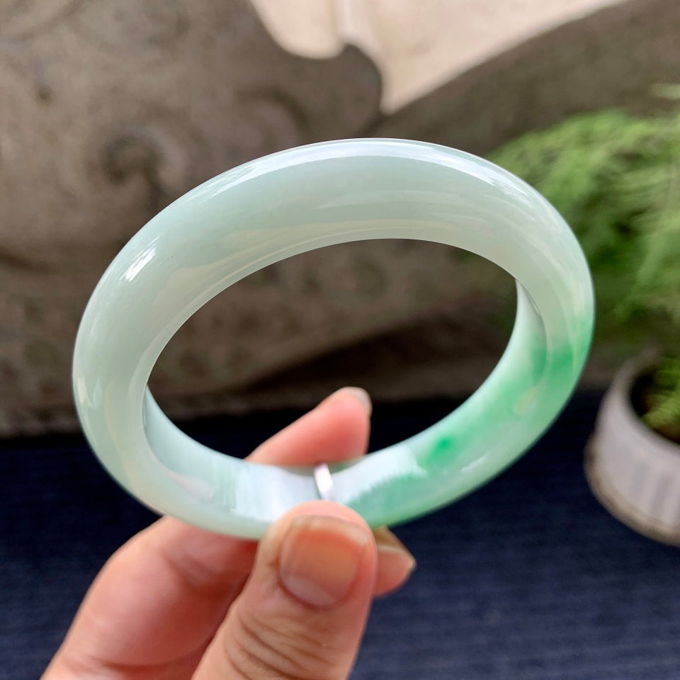 细糯种飘绿平安镯（55.7mm）（yc090499）
