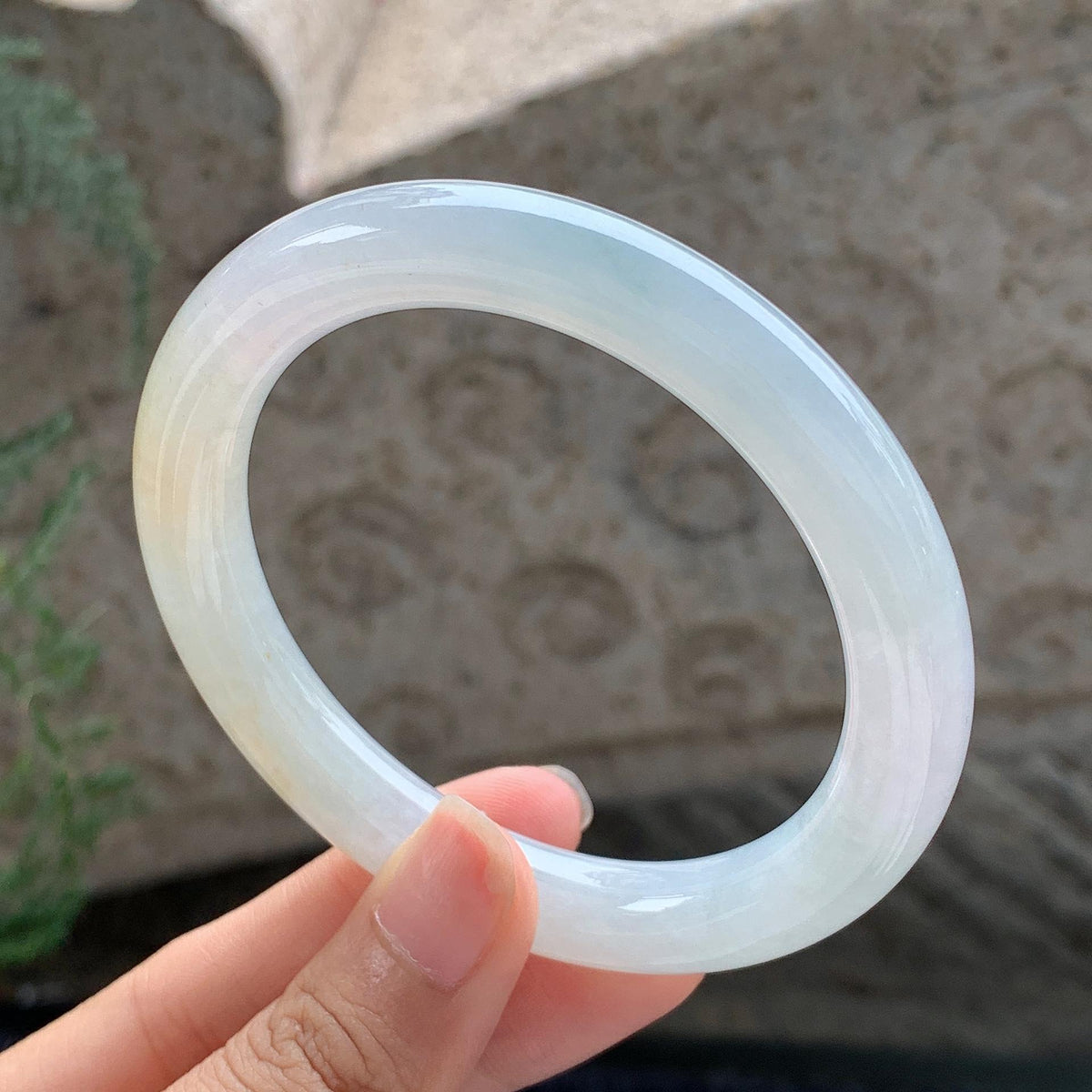 糯冰种 飘淡黄翡圆条手镯 57.7圈 （yc696330）