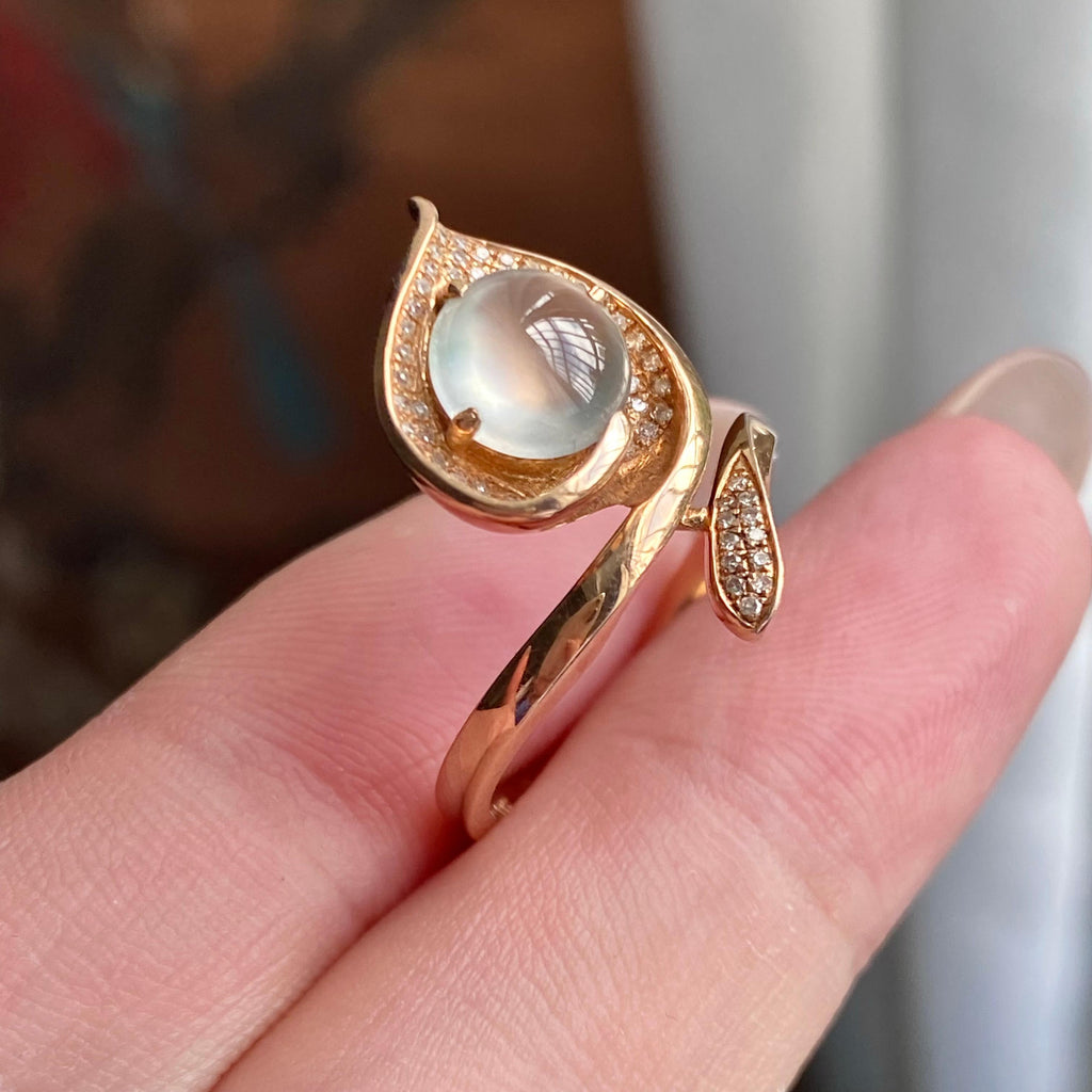 18k金钻镶冰玻种白月光蛋面戒指（yc235121）