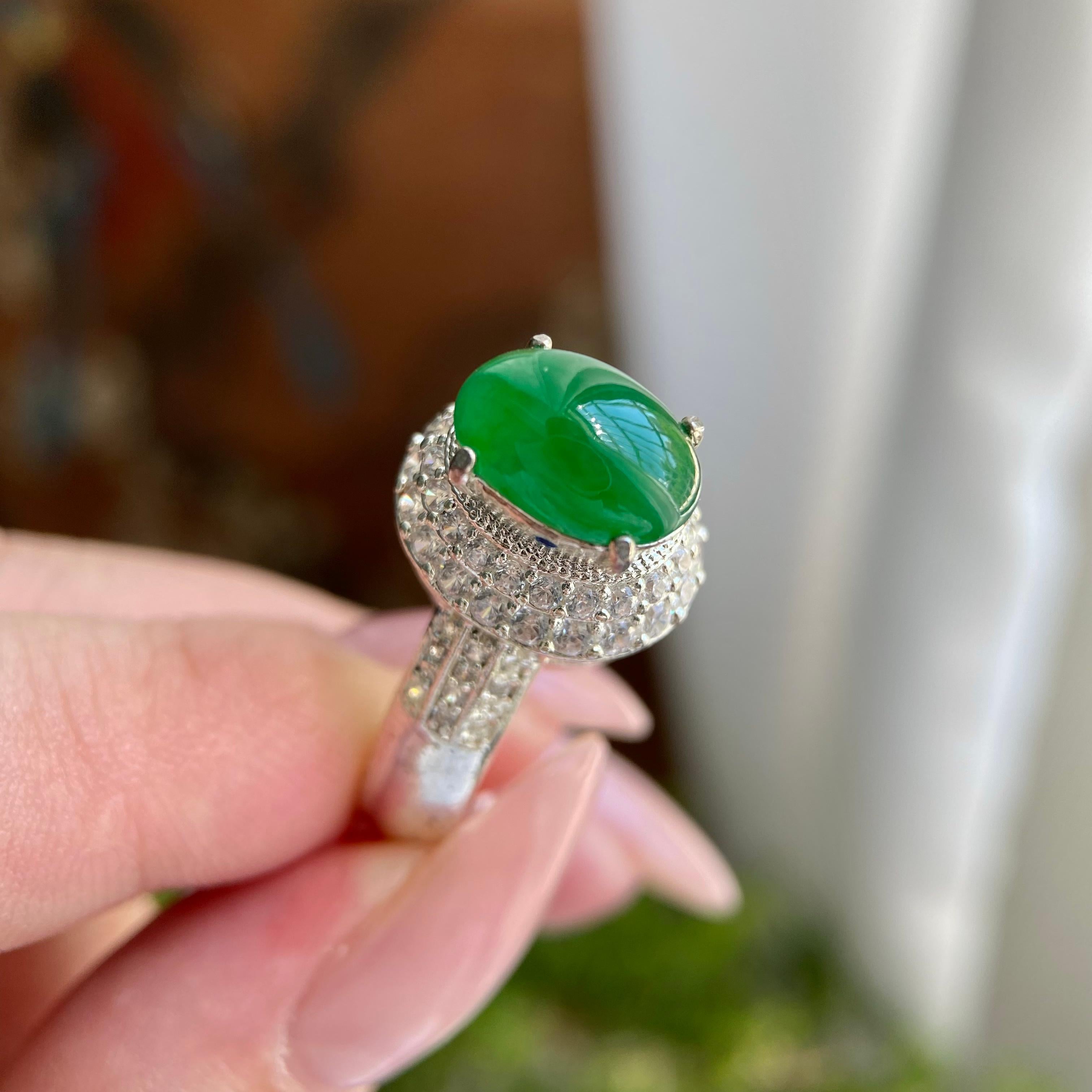 糯冰种辣阳绿椭圆戒面裸石（yc234487）