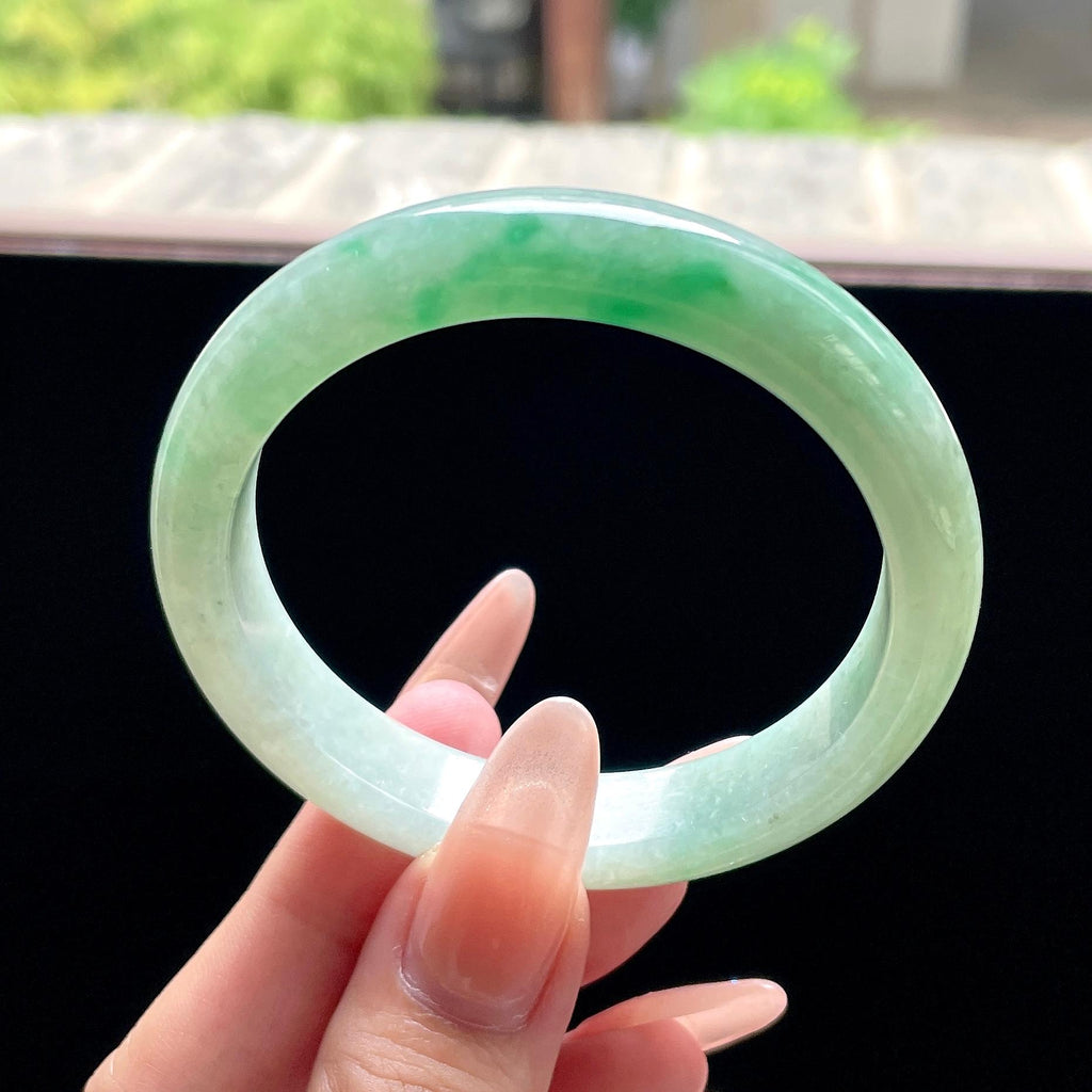 细糯种晴底飘绿正圈平安镯 53.5圈 天然缅甸A货翡翠（yc522695）