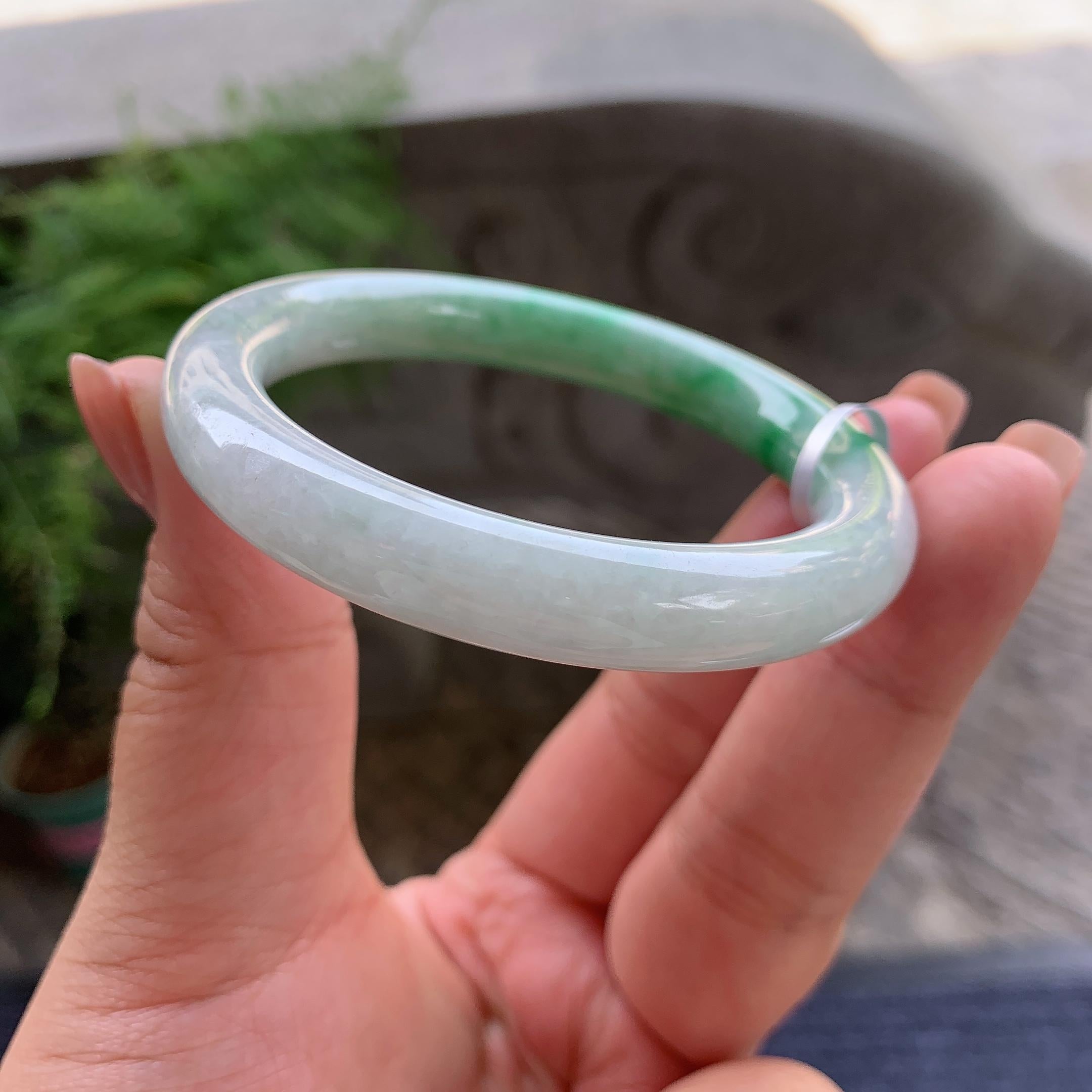 糯种飘翠绿圆条手镯 52.2圈口 天然缅甸A货翡翠（yc499782）