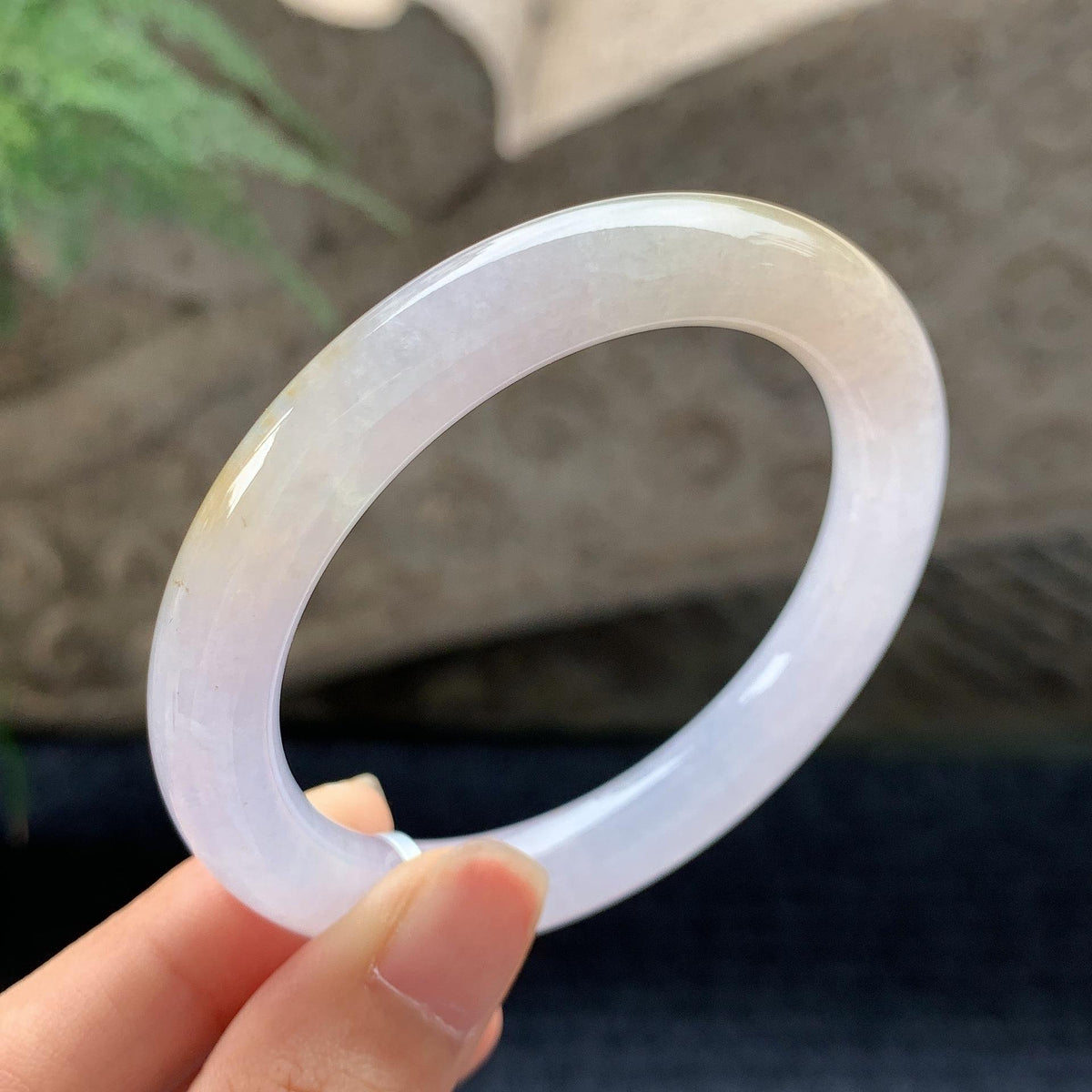 细糯种淡紫底飘黄翡圆条手镯 52.5圈 （yc694792）