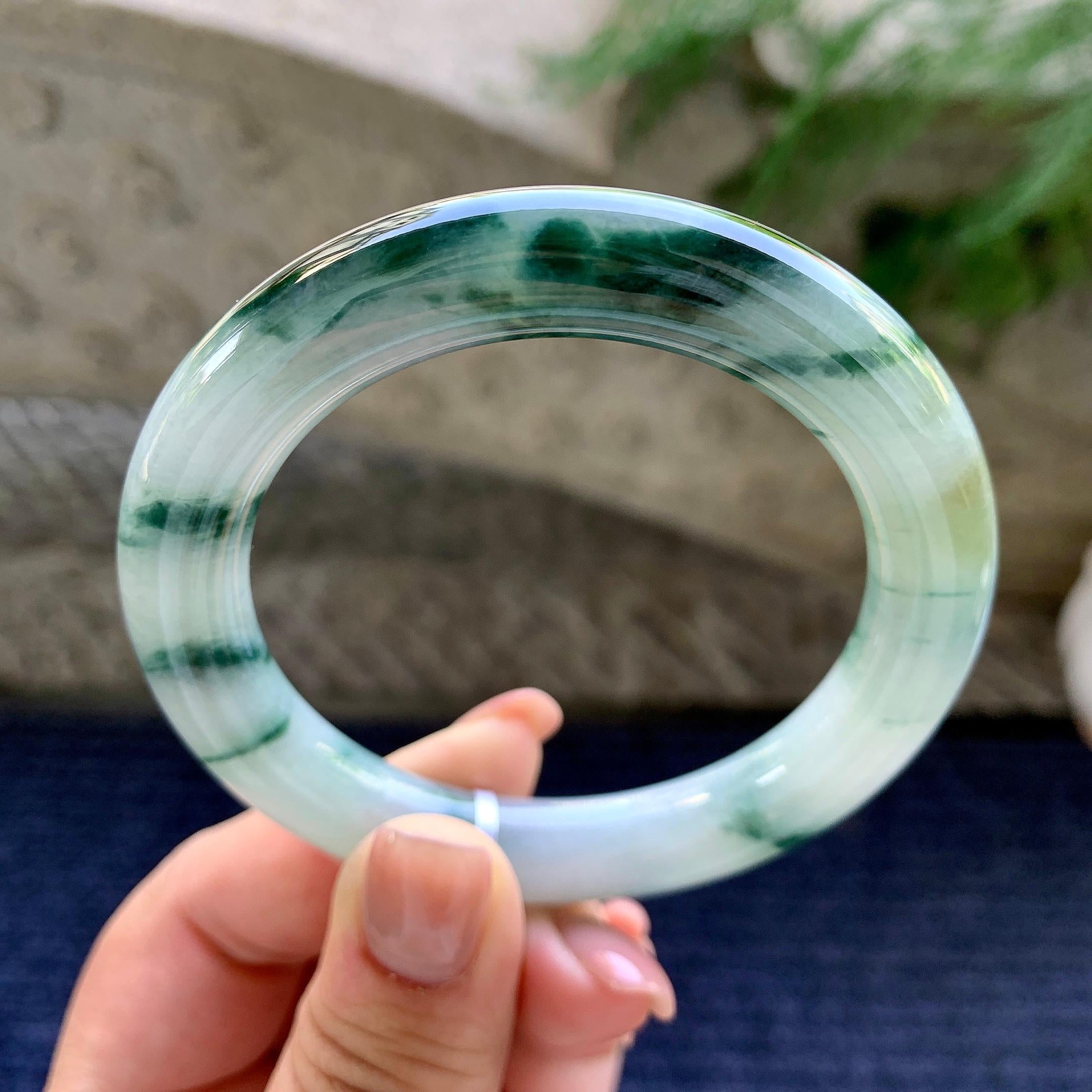 细糯种飘蓝花洒金圆条手镯 55.4圈口 天然缅甸A货翡翠（yc498061）