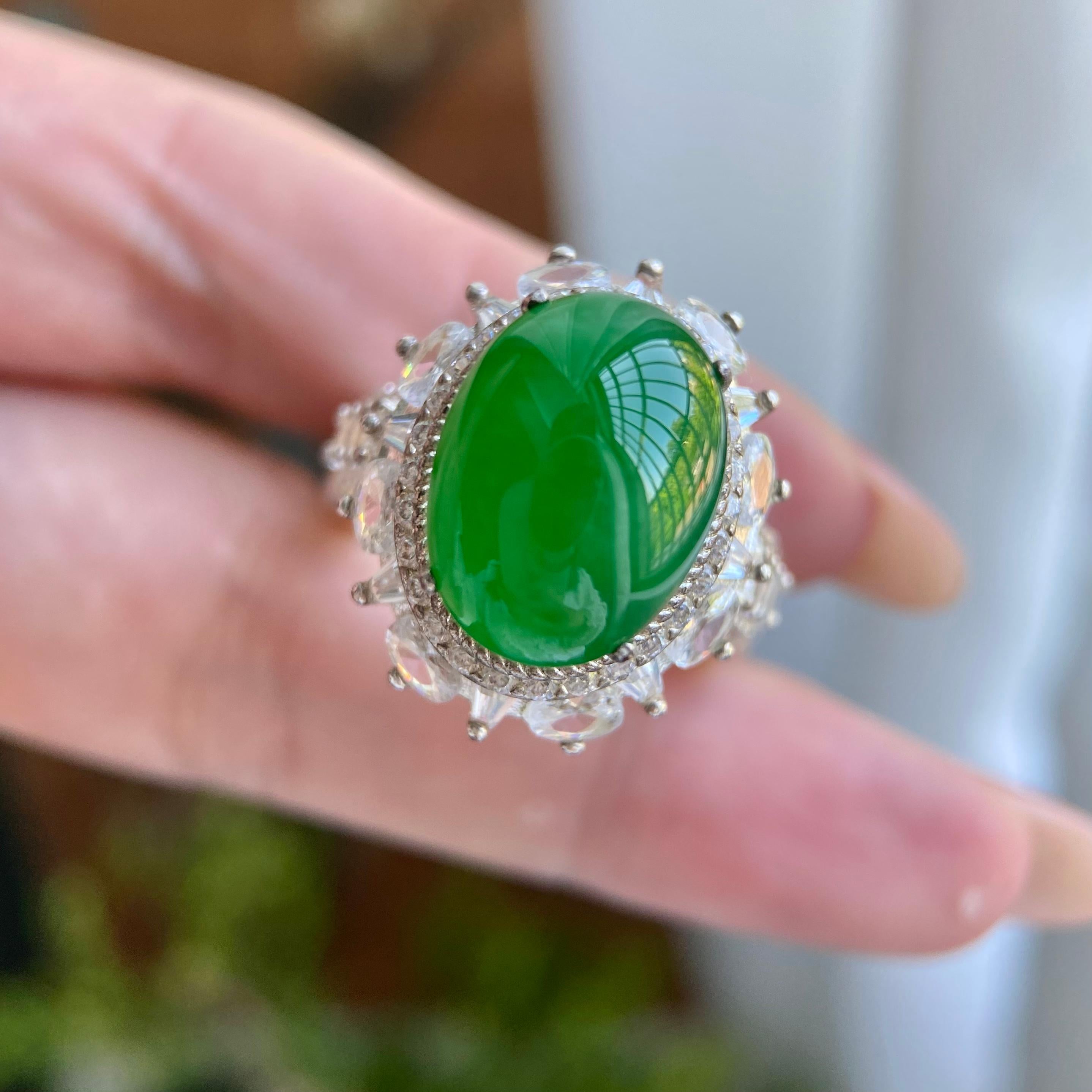 糯冰种阳绿椭圆戒面裸石（yc234217）