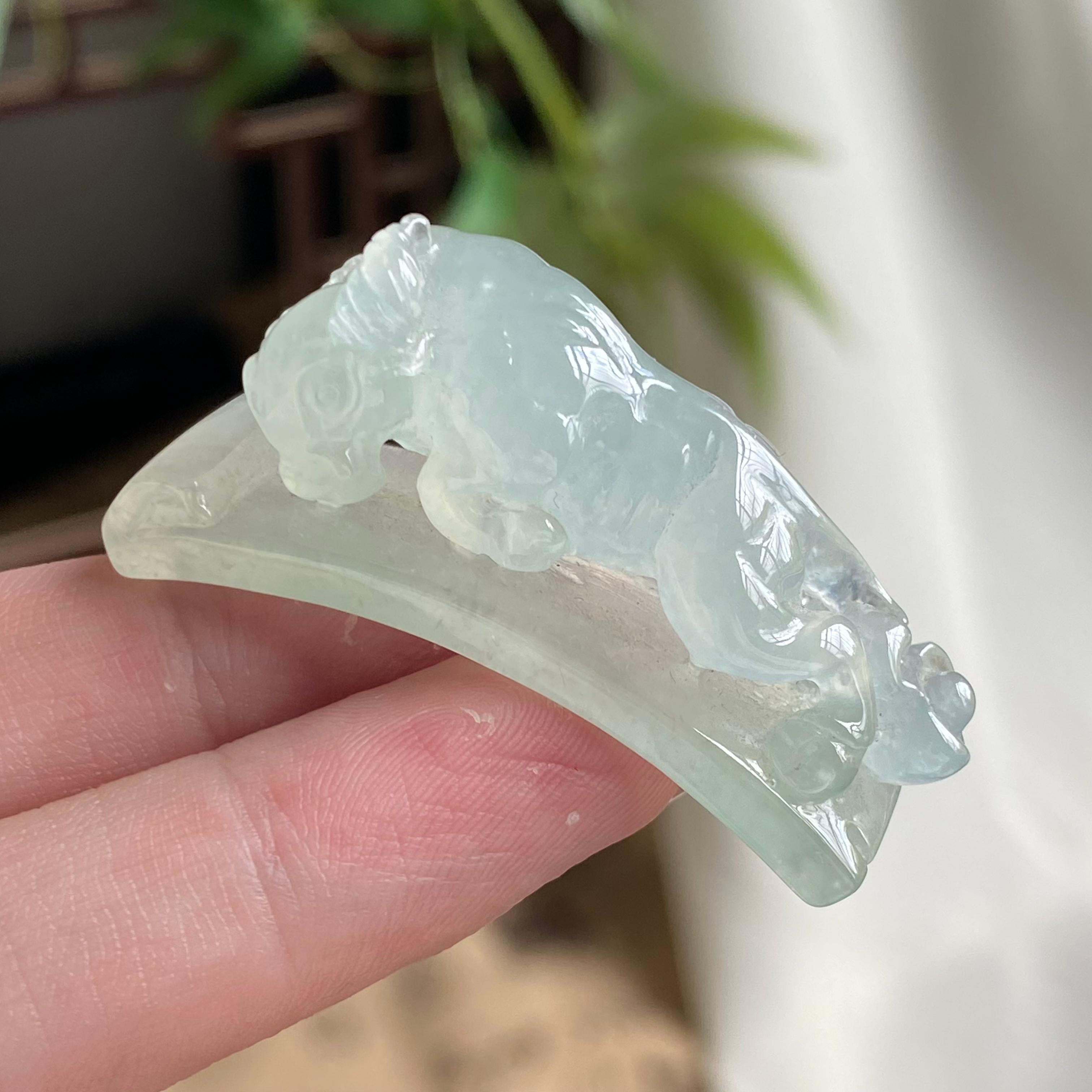 冰种晴底牛气冲天手牌（yc194505）