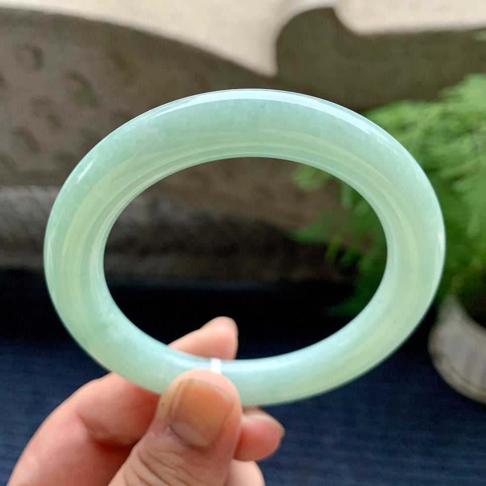 糯种豆绿色圆条手镯（56.6mm）（yc110725）