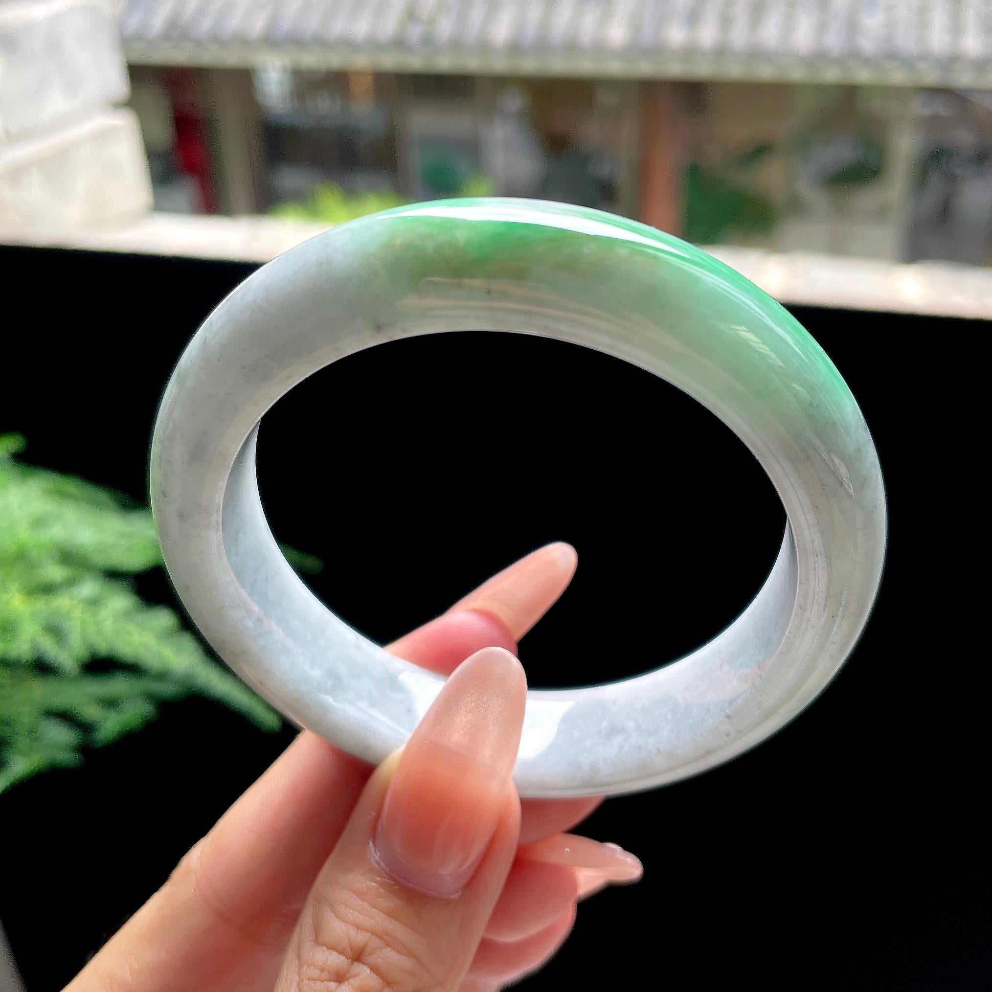 糯种阳绿乌鸡正圈平安镯 57圈口 天然缅甸A货翡翠（yc527797）