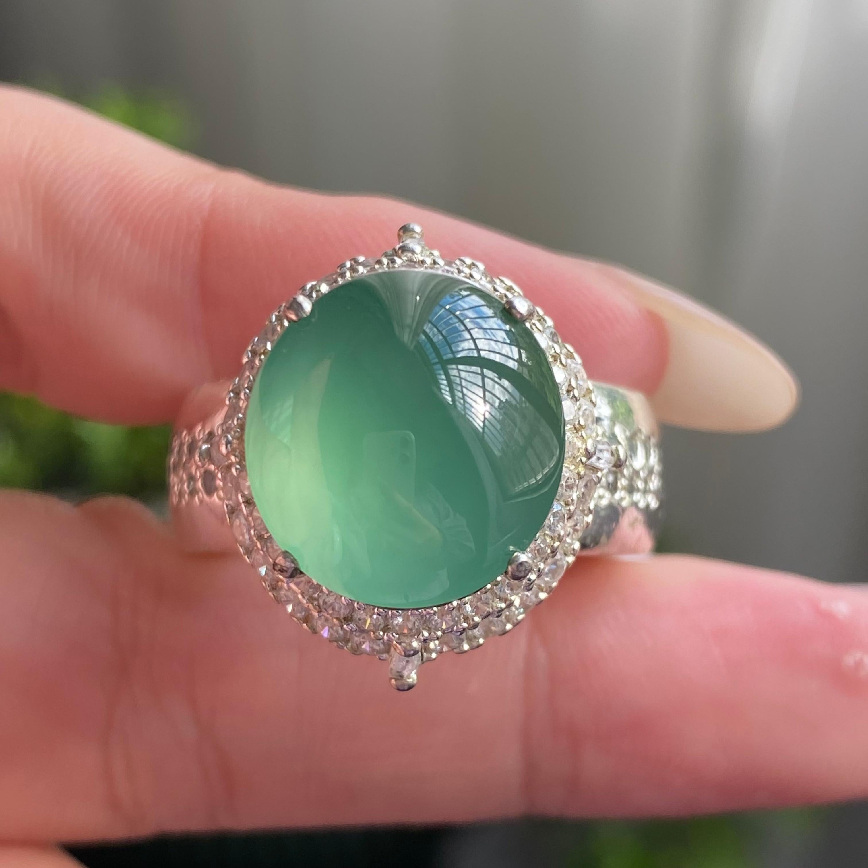 高冰种湖水绿蛋面戒面裸石（yc199657）