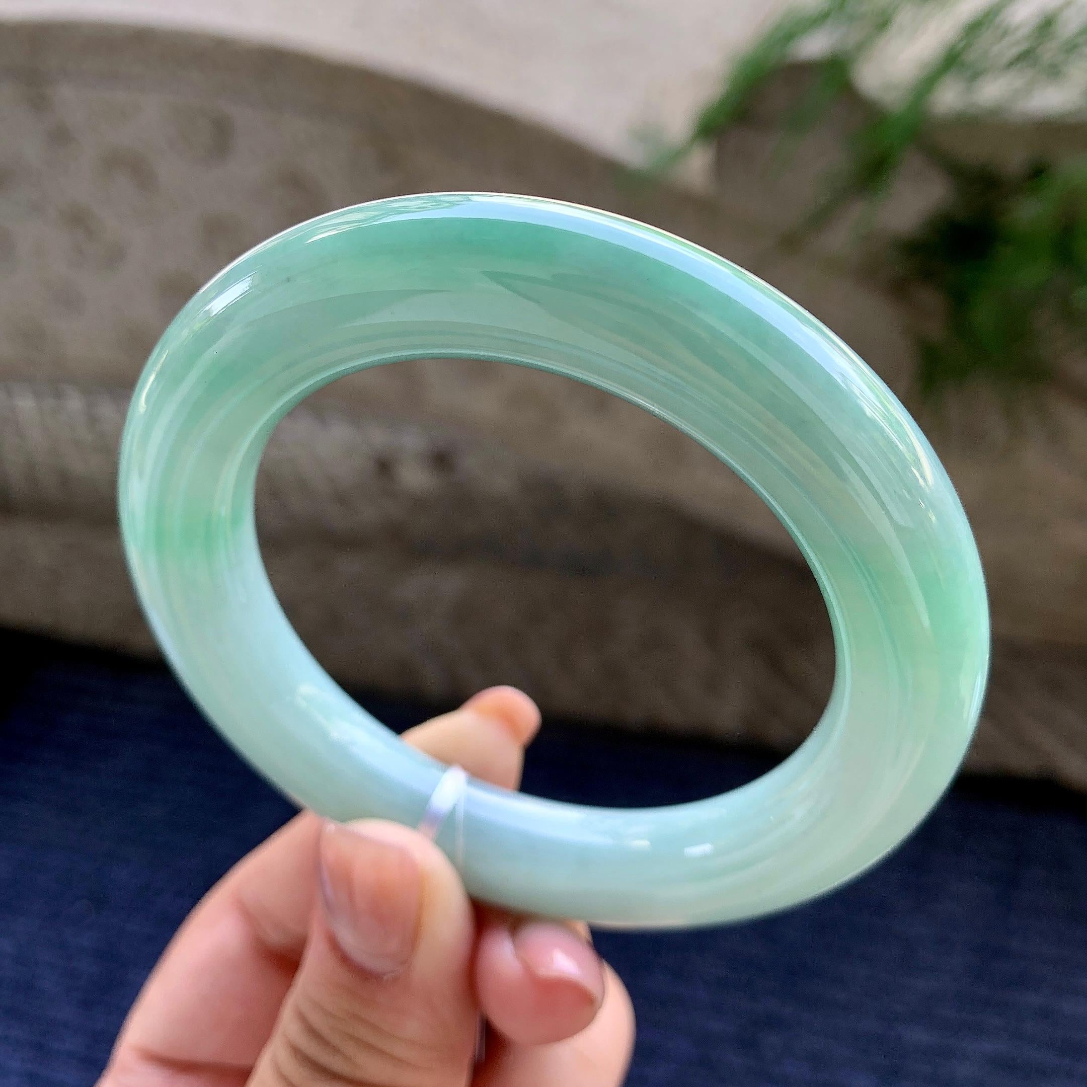 细糯种飘翠绿圆条手镯 57圈口 天然缅甸A货翡翠（yc502581）