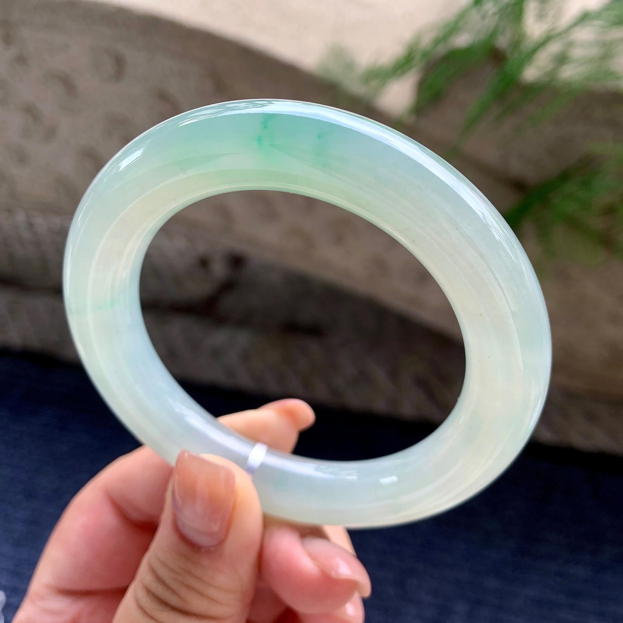 糯冰种飘绿花圆条手镯 56.5圈口 天然缅甸A货翡翠（yc524403）