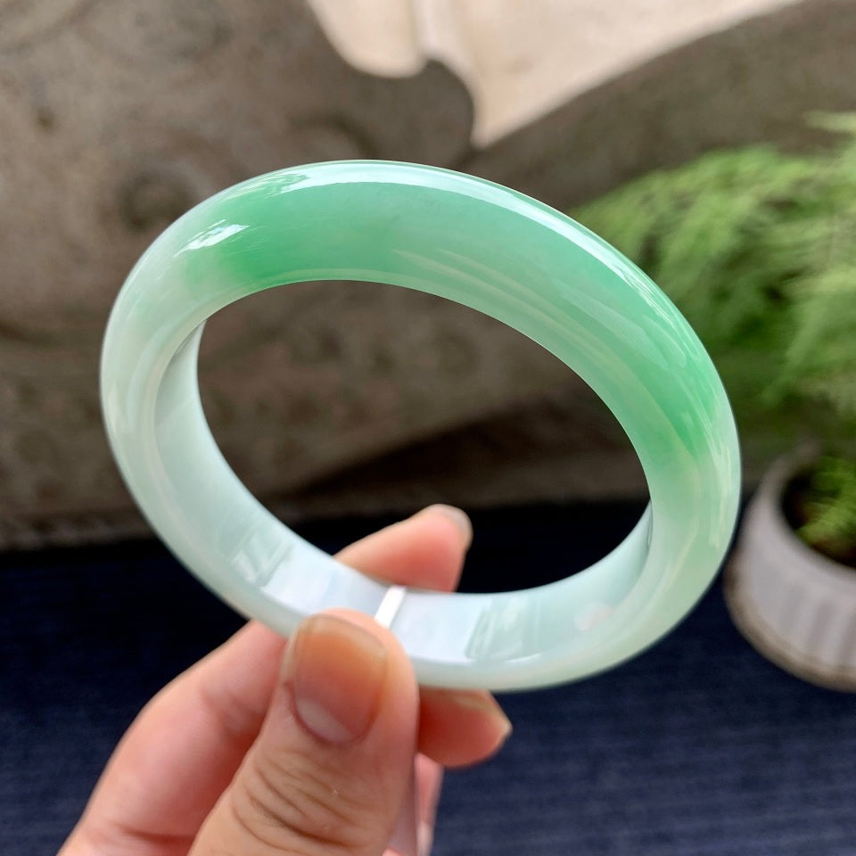 细糯种飘绿平安镯（55.7mm）（yc090499）