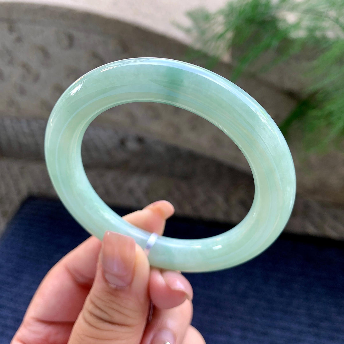 细糯种晴底飘蓝花圆条手镯 54圈口 （yc699428）