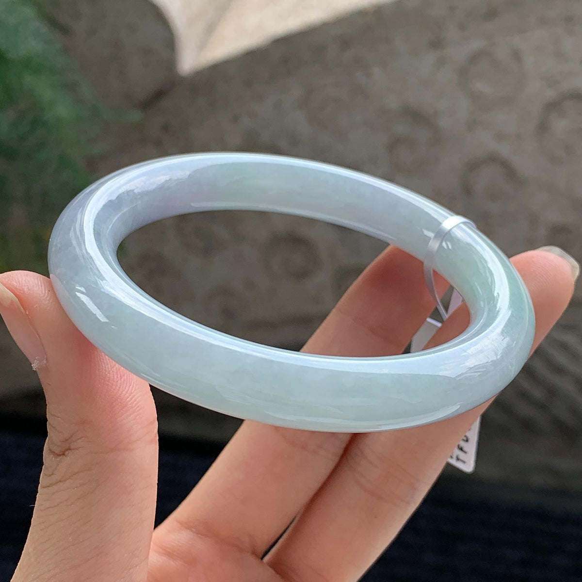 细糯种 淡春彩圆条手镯 56圈 天然缅甸A货翡翠（yc699571）