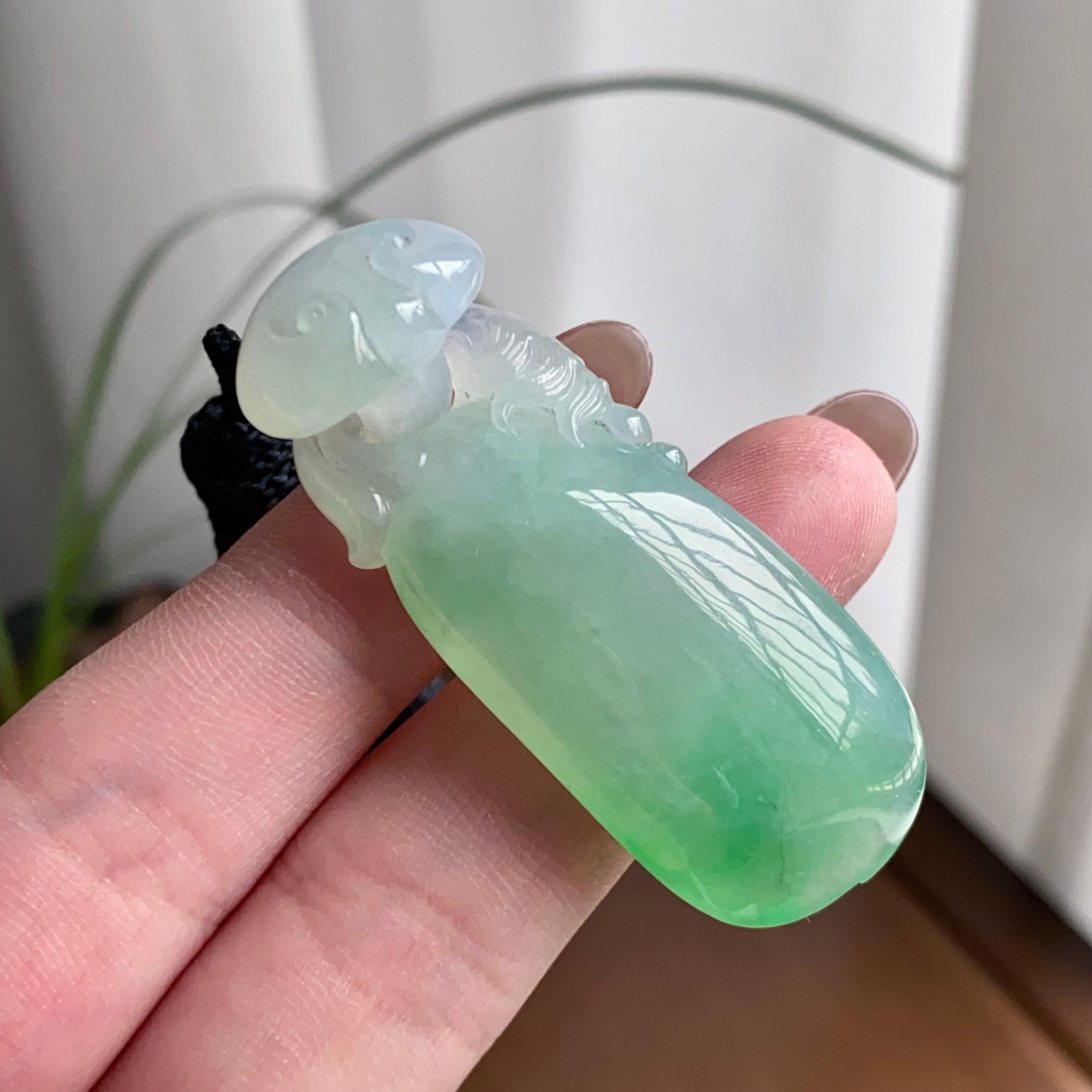 糯冰种飘花如意锁吊坠（yc260822）