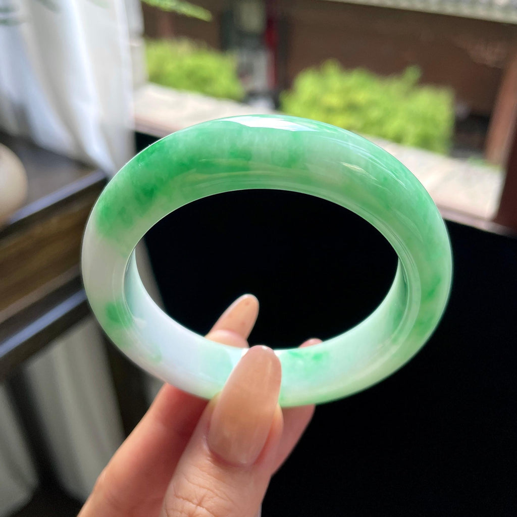 糯种阳绿白底青正圈平安镯 54圈 天然缅甸A货翡翠（yc693135）