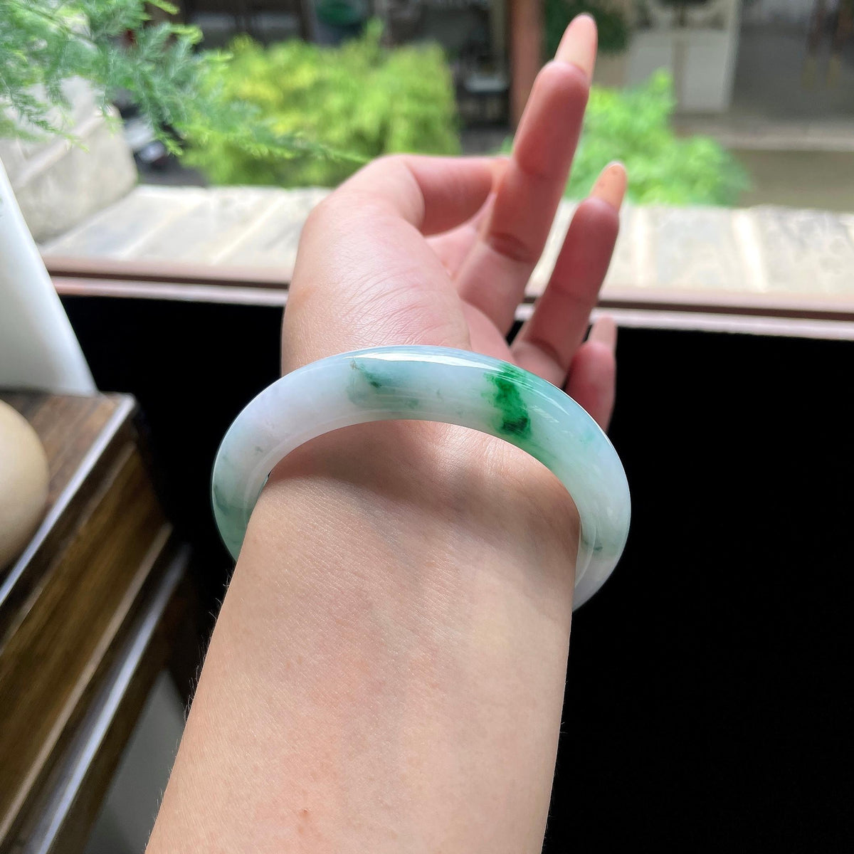 细糯种翠绿飘花正圈平安镯 55.5圈 天然缅甸A货翡翠（yc693147）
