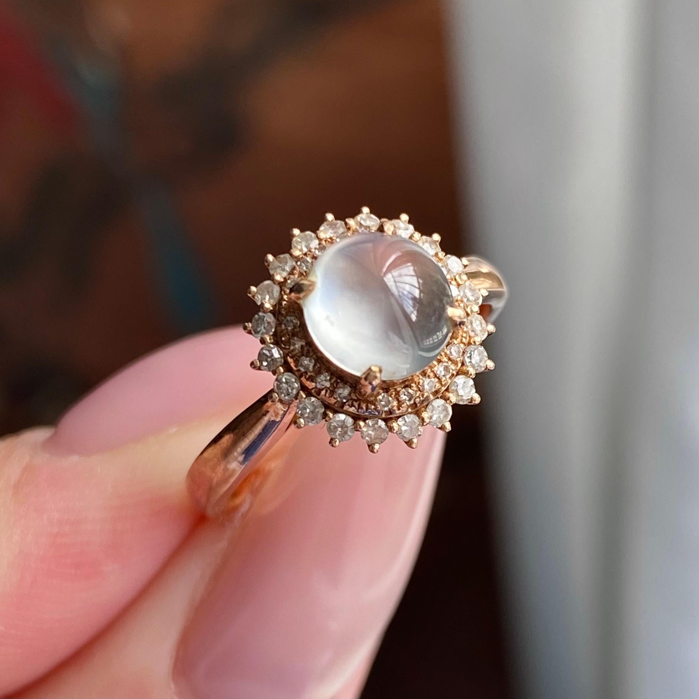 18k金钻镶冰玻种白月光蛋面戒指（yc235125）