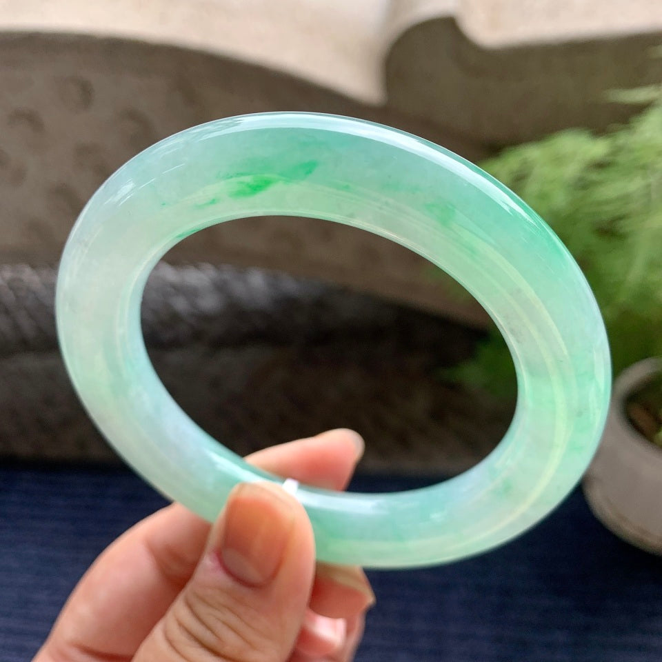 糯冰种飘绿圆条手镯（59.4mm）（yc096254）