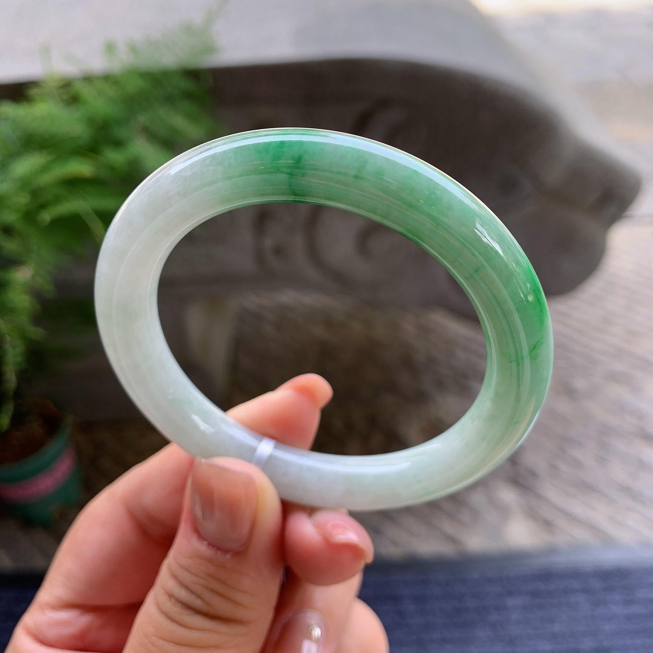 糯种飘翠绿圆条手镯 52.2圈口 天然缅甸A货翡翠（yc499782）