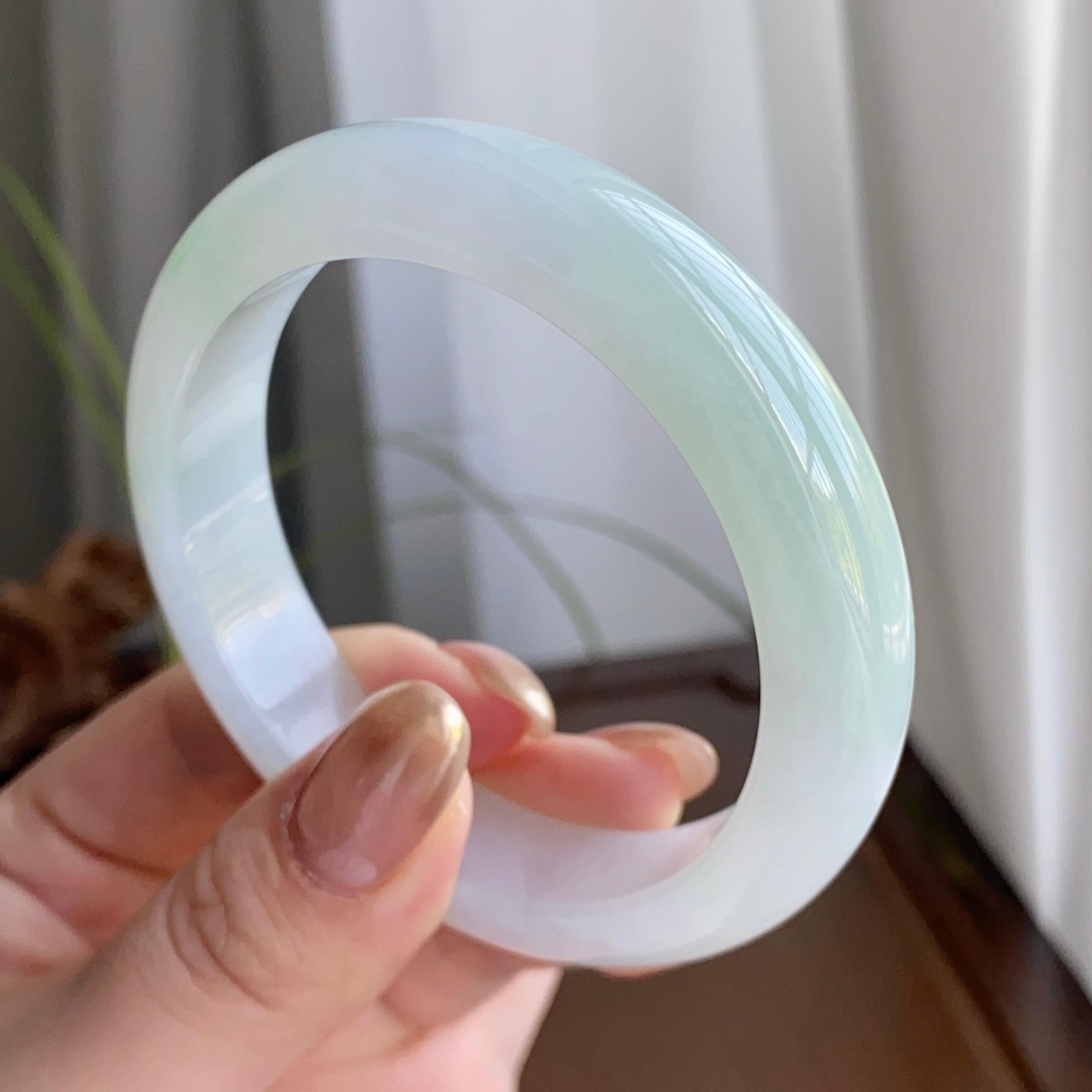 细糯种淡晴底飘金丝阳绿平安镯（55圈）（yc258187）