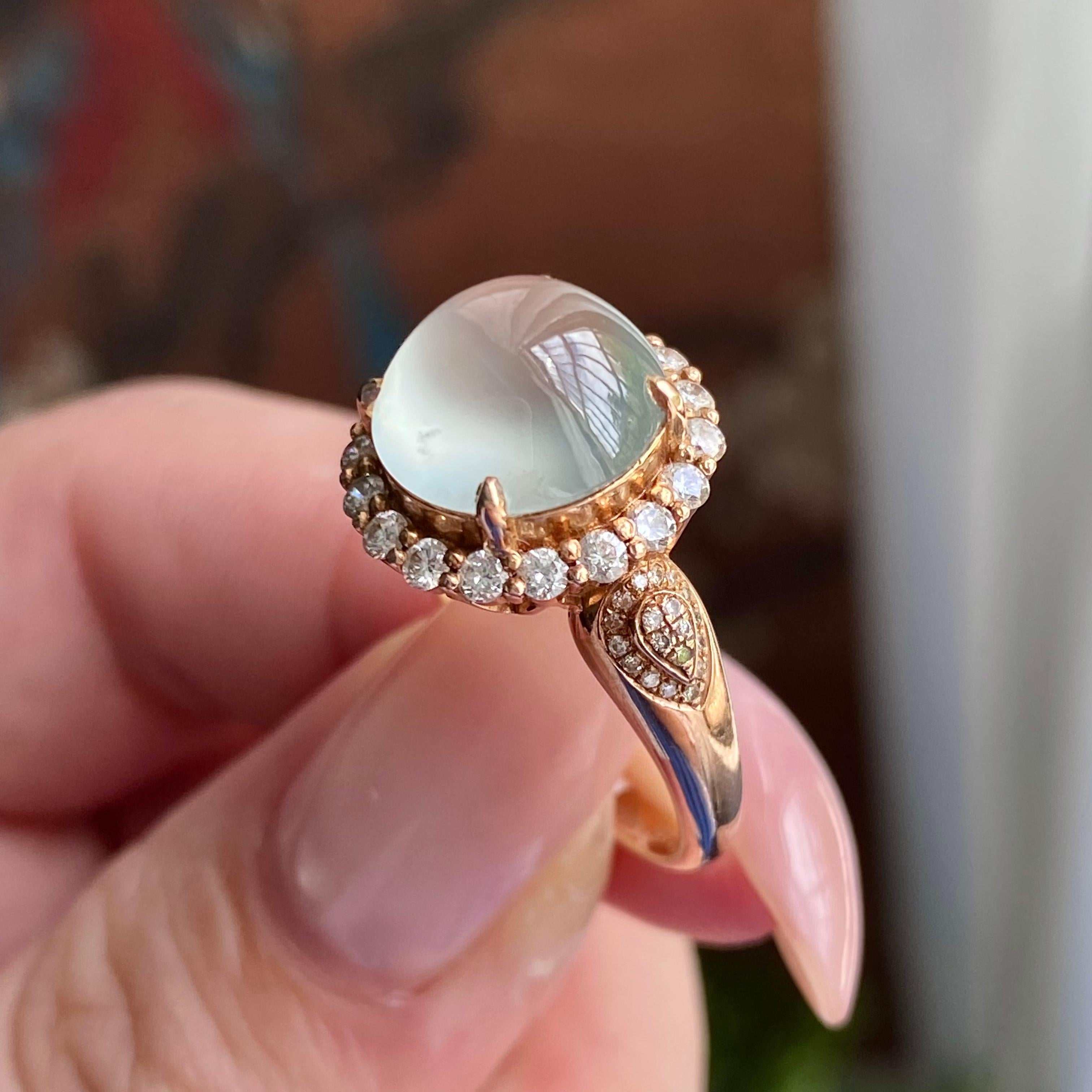 18k金钻镶冰玻种白月光蛋面戒指（yc235117）