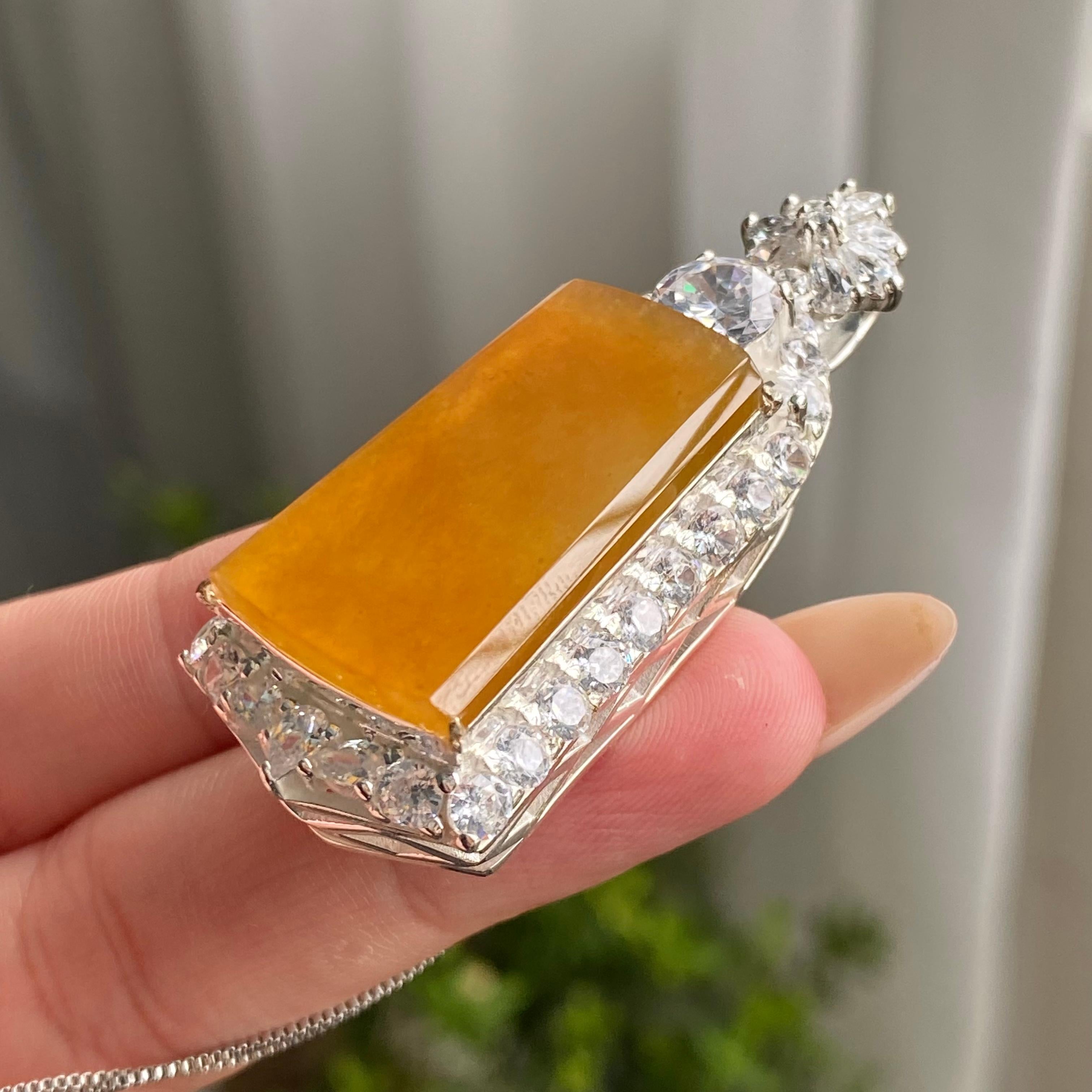 冰种黄翡无事牌裸石（yc206197）