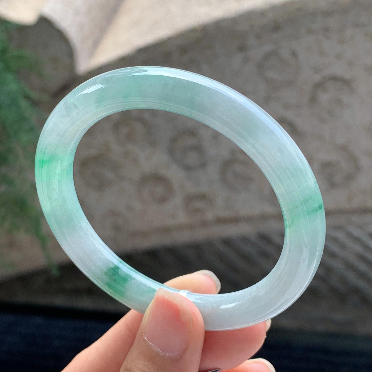 细糯种 飘绿圆条手镯 52.5圈 天然缅甸A货翡翠（yc699528）