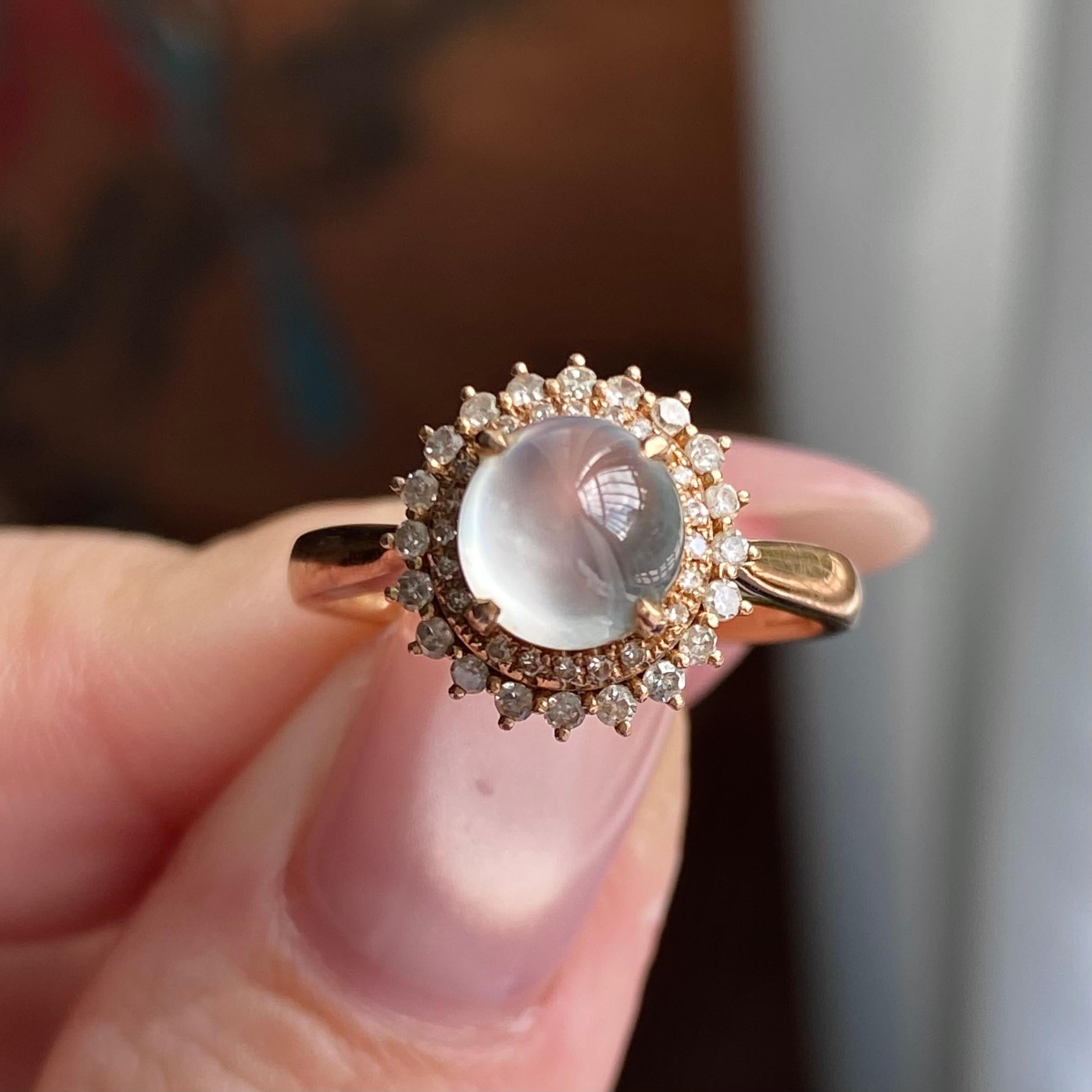 18k金钻镶冰玻种白月光蛋面戒指（yc235125）