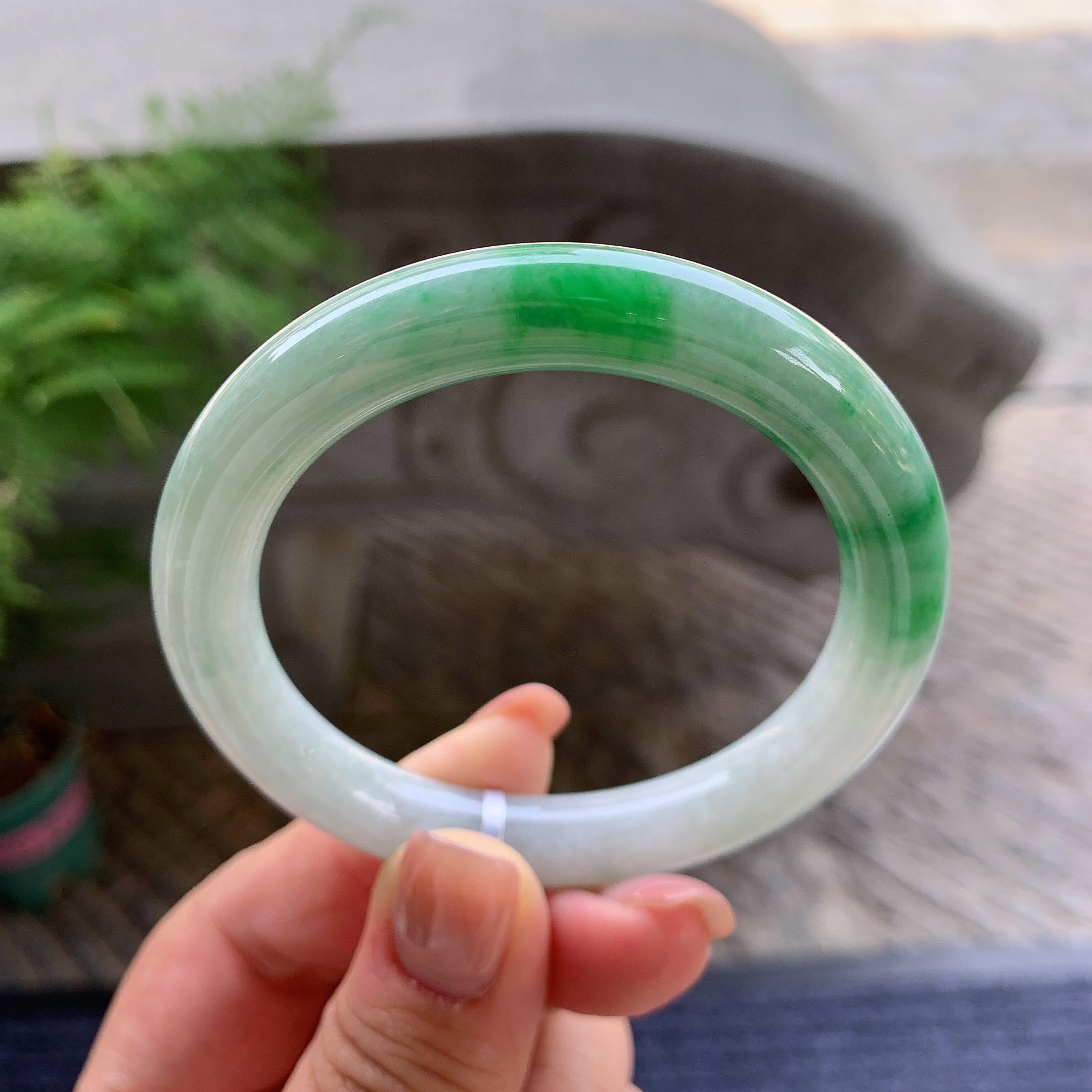 糯种飘翠绿圆条手镯 52.2圈口 天然缅甸A货翡翠（yc499782）