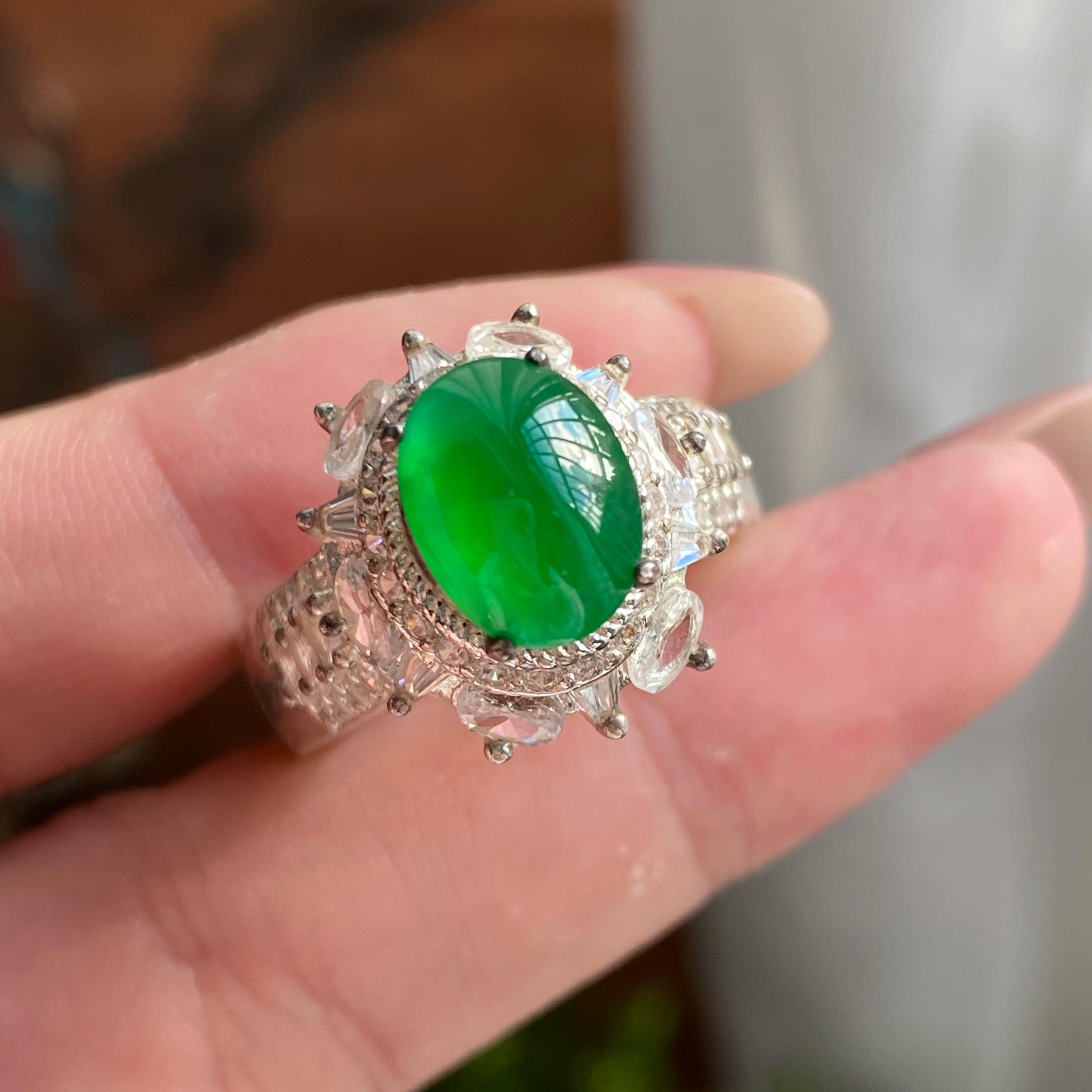 冰种阳绿椭圆戒面裸石（yc235008）