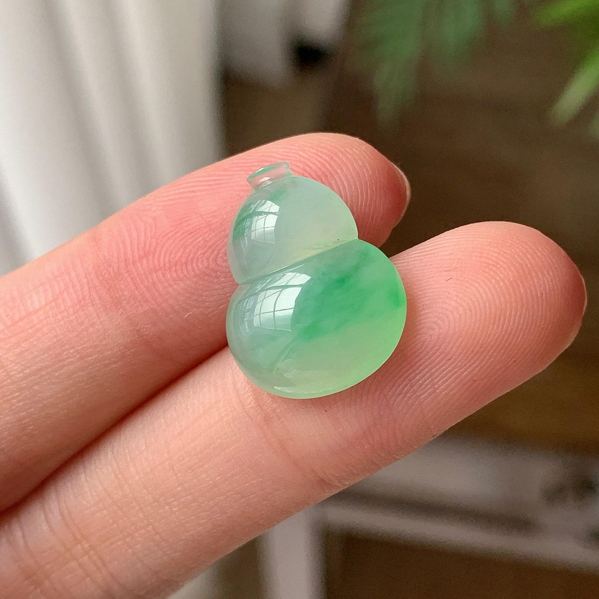 糯冰种 飘绿葫芦吊坠 天然缅甸A货翡翠（yc703364）