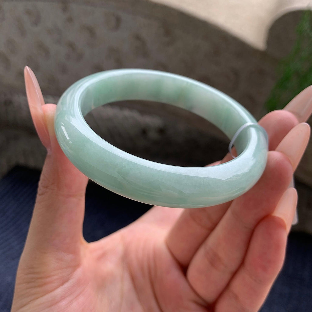 糯种果绿色 55.5圈口 天然缅甸A货翡翠（yc530748）