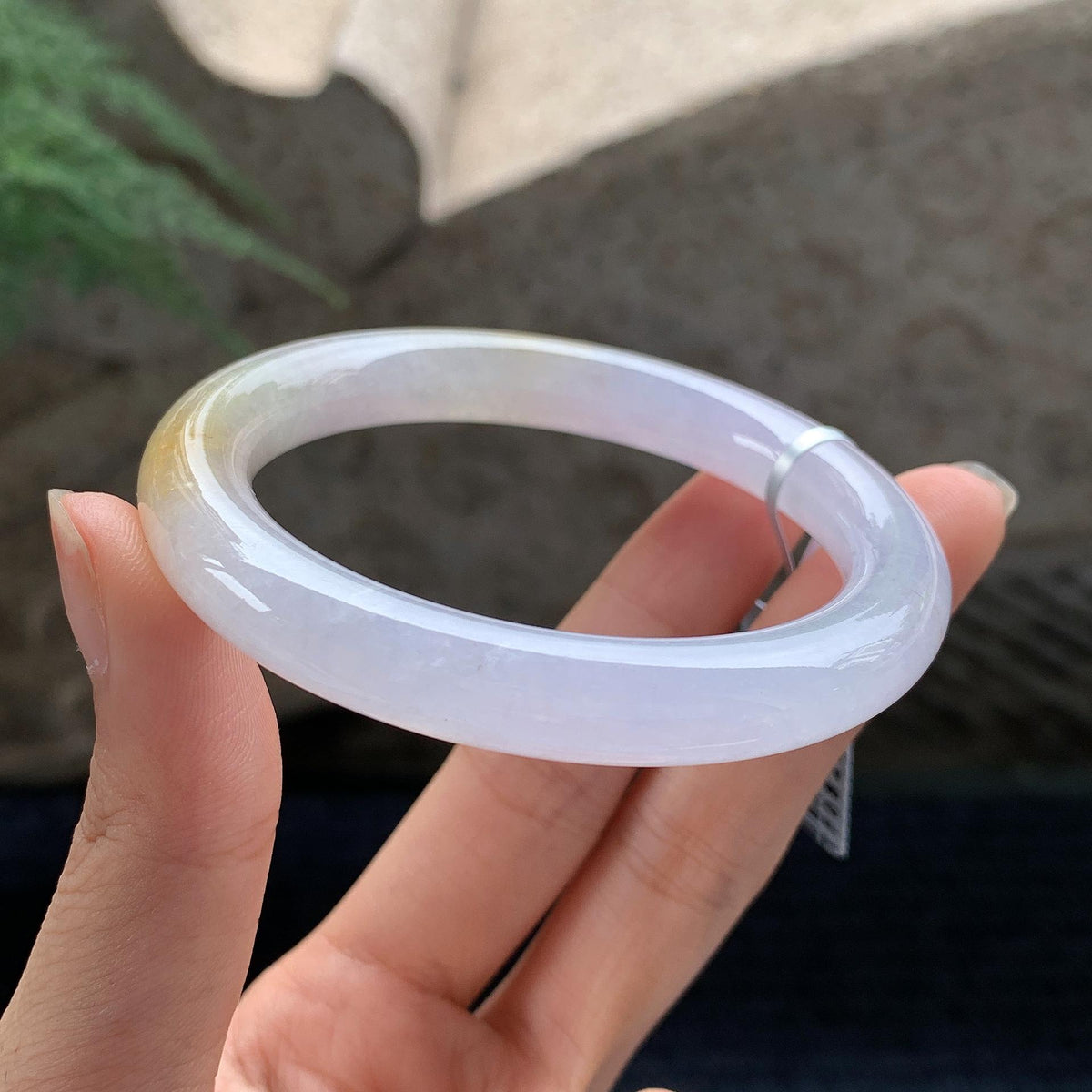 细糯种淡紫底飘黄翡圆条手镯 52.5圈 （yc694792）