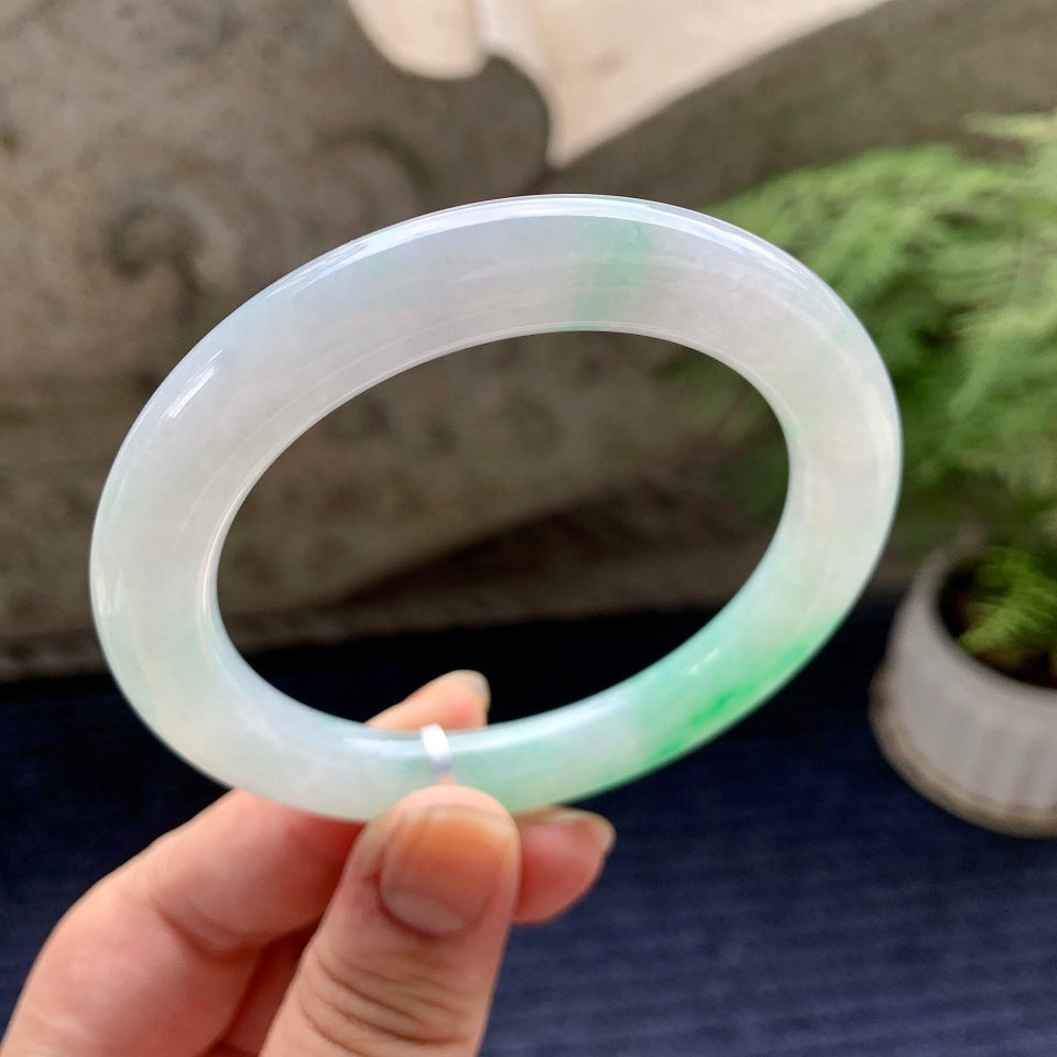 细糯种飘绿圆条手镯（57mm）（yc090547）