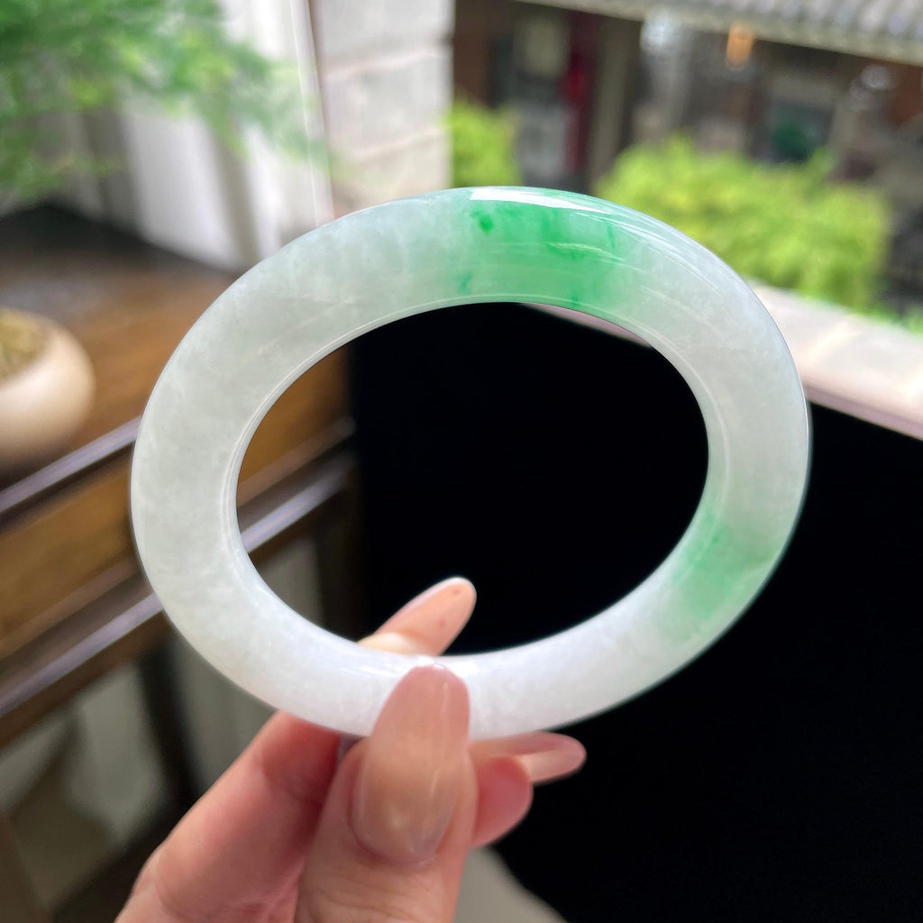 糯种阳绿白底青圆条 54圈 天然缅甸A货翡翠（yc696414）