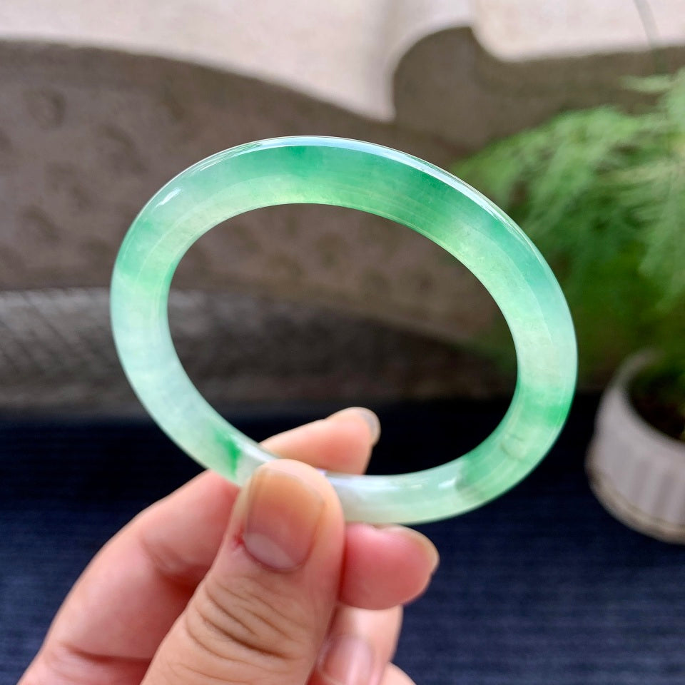 糯冰种飘绿圆条手镯（51mm）（yc117990）