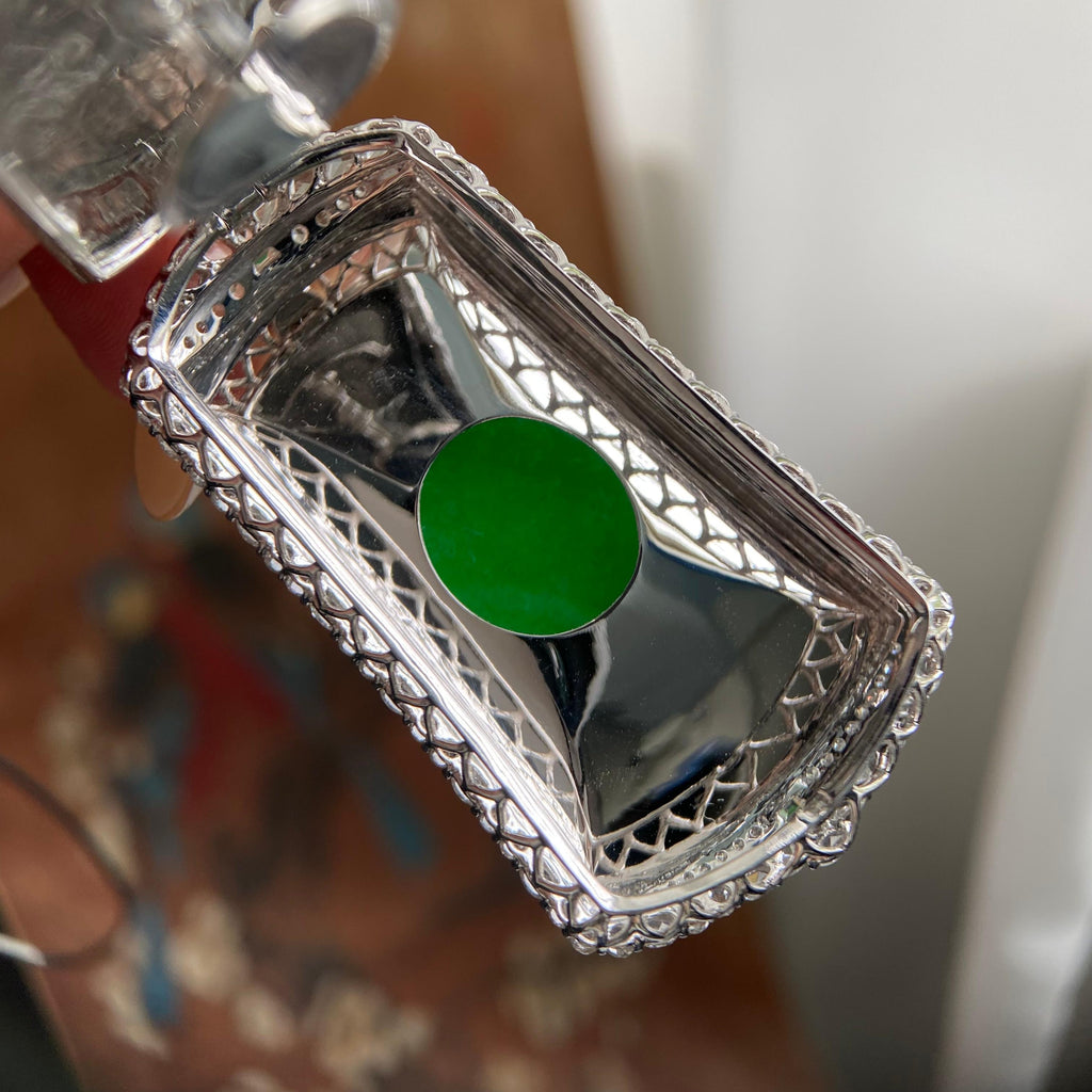 18k金钻镶冰种阳绿无事牌吊坠（yc224098）