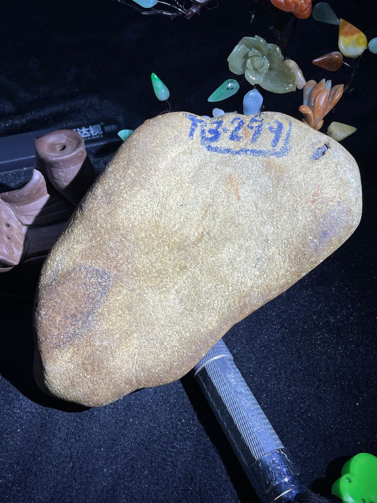 大马坎白底冰黄翡开窗手镯料（yc706271）