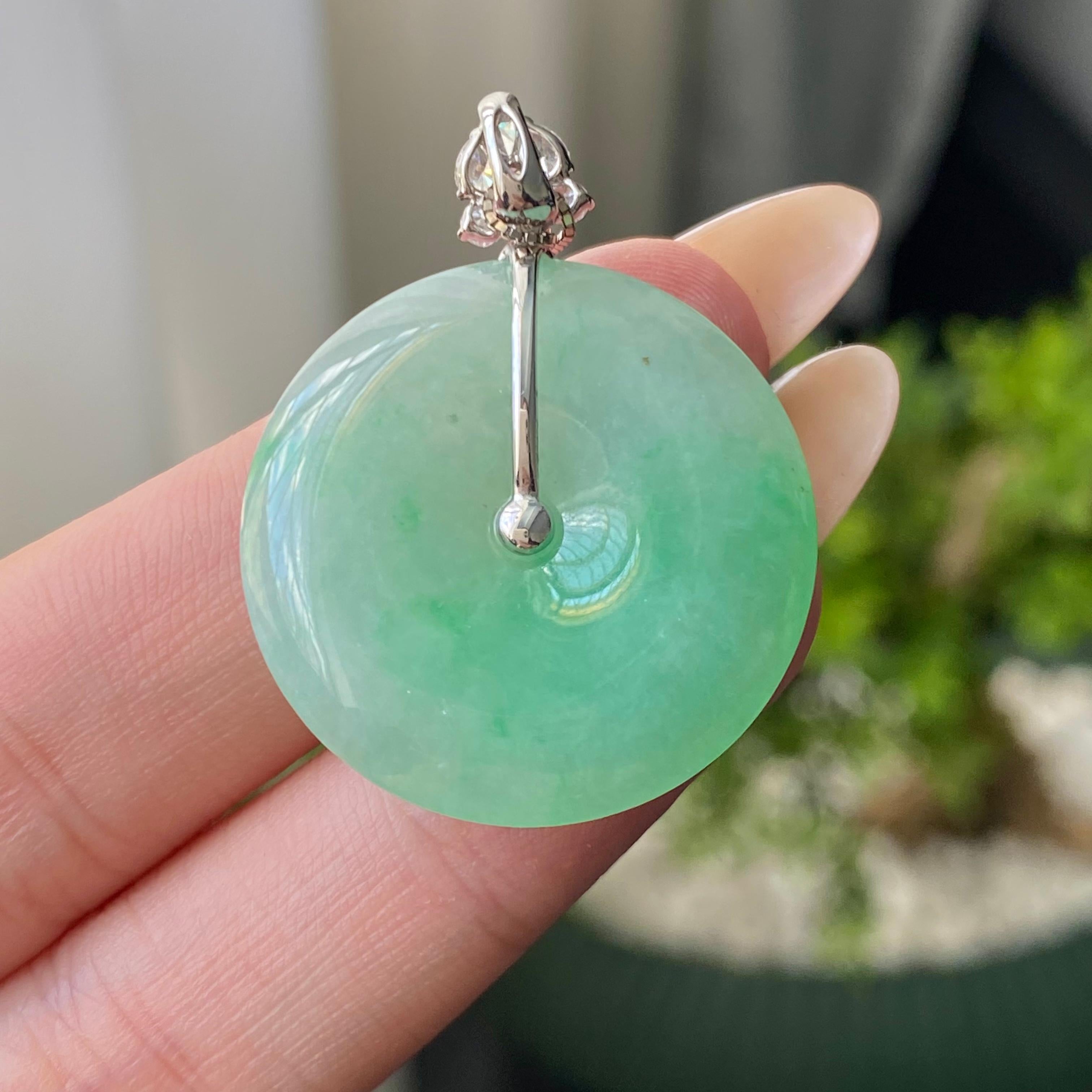 18k金钻镶细糯种飘花平安扣吊坠（yc206560）