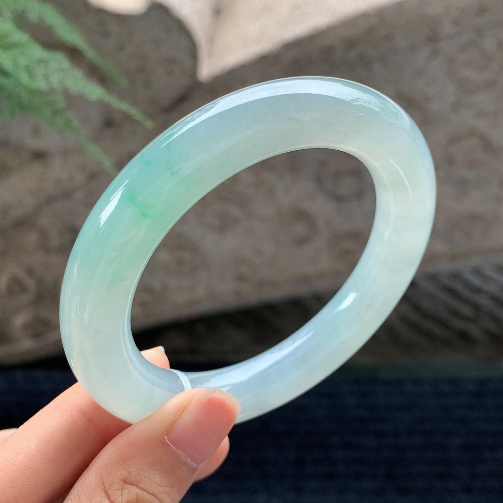 糯冰种晴水飘绿圆条手镯 56.5圈 天然A货缅甸翡翠（yc694794）