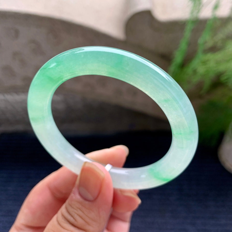 糯冰种飘绿圆条手镯（52mm）（yc173914）