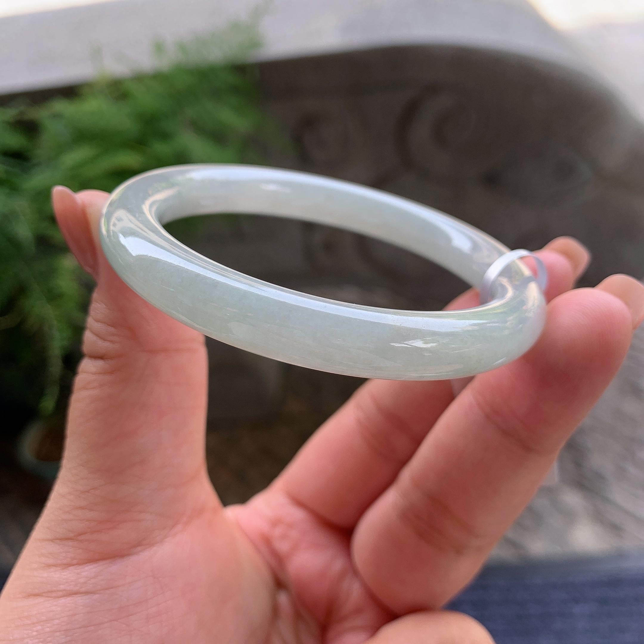 细糯种淡晴底圆条手镯 54.2圈口 天然缅甸A货翡翠（yc499789）